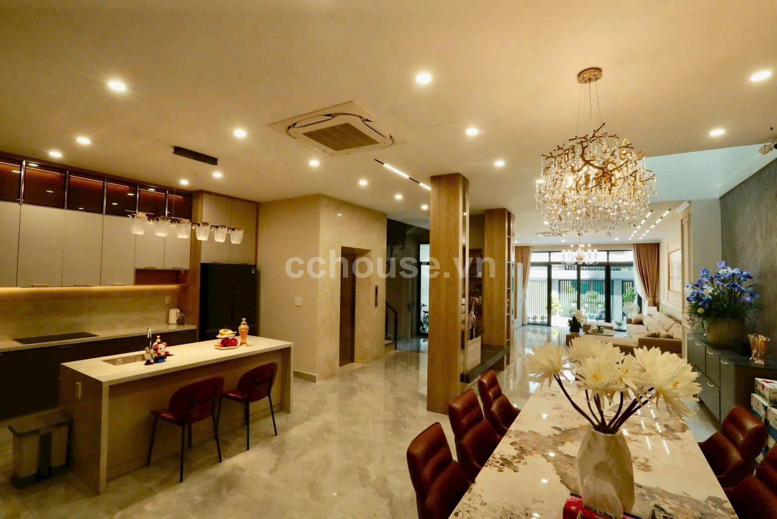 Bán biệt thự đường Nguyễn chí Thanh Q5 ( đoạn gần Hùng Vương)