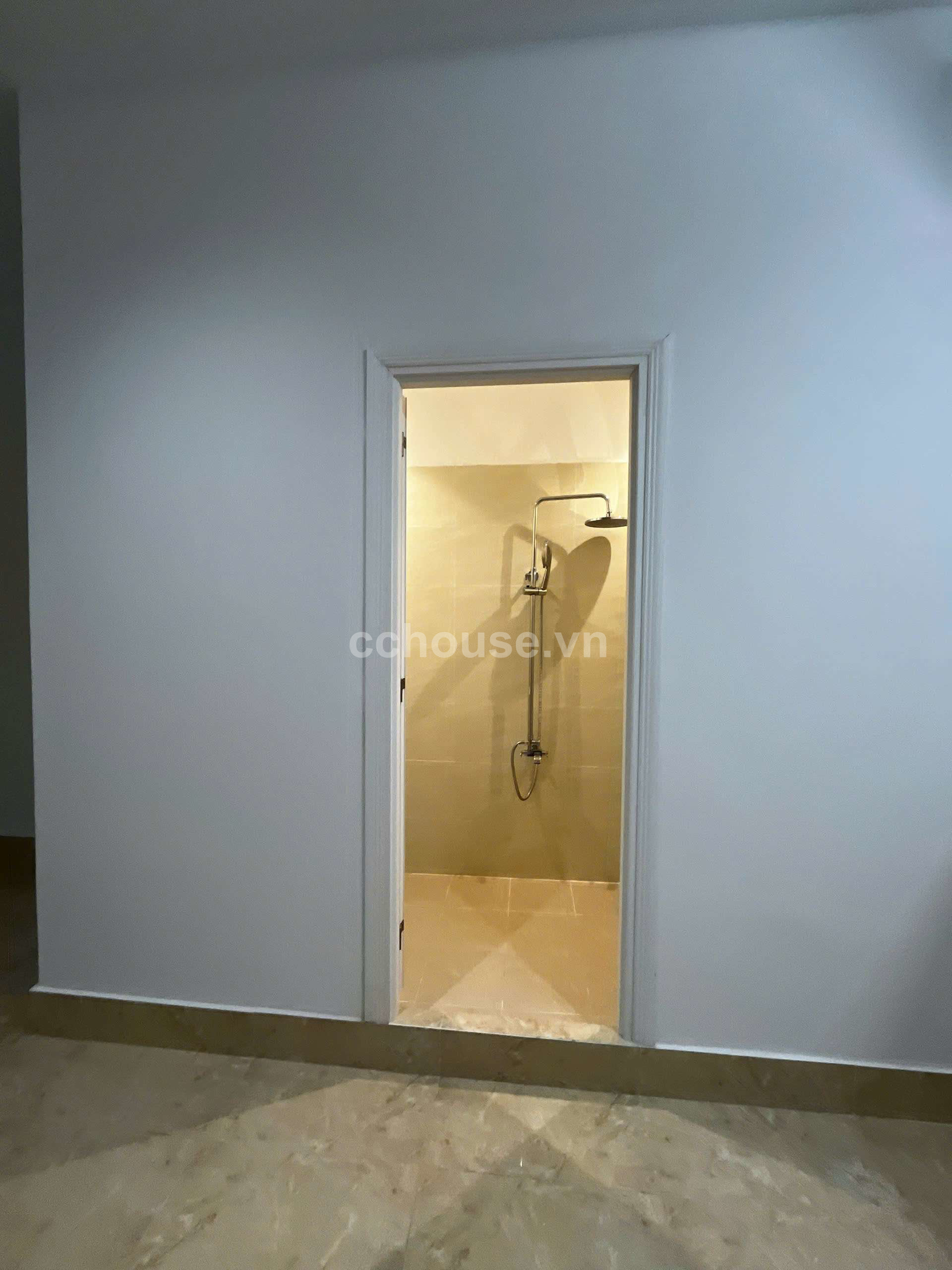 Nhà MT Huỳnh Mẫn Đạt Phường 8 Quận 5_3 Tầng_DT 3.2m x 14m 
