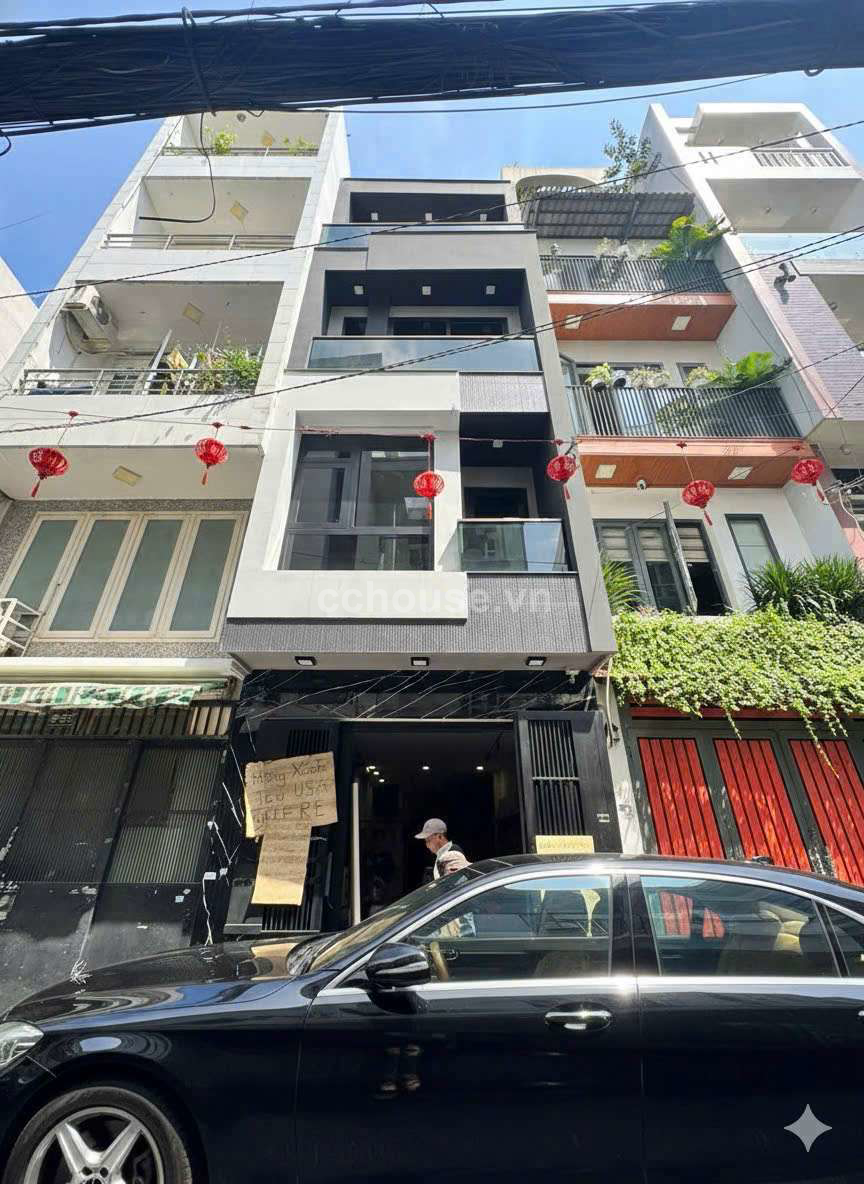Duy nhất trong khu vực đường 8m .Khu Vip 489A . Huỳnh Văn Bánh Q. Phú Nhuận 