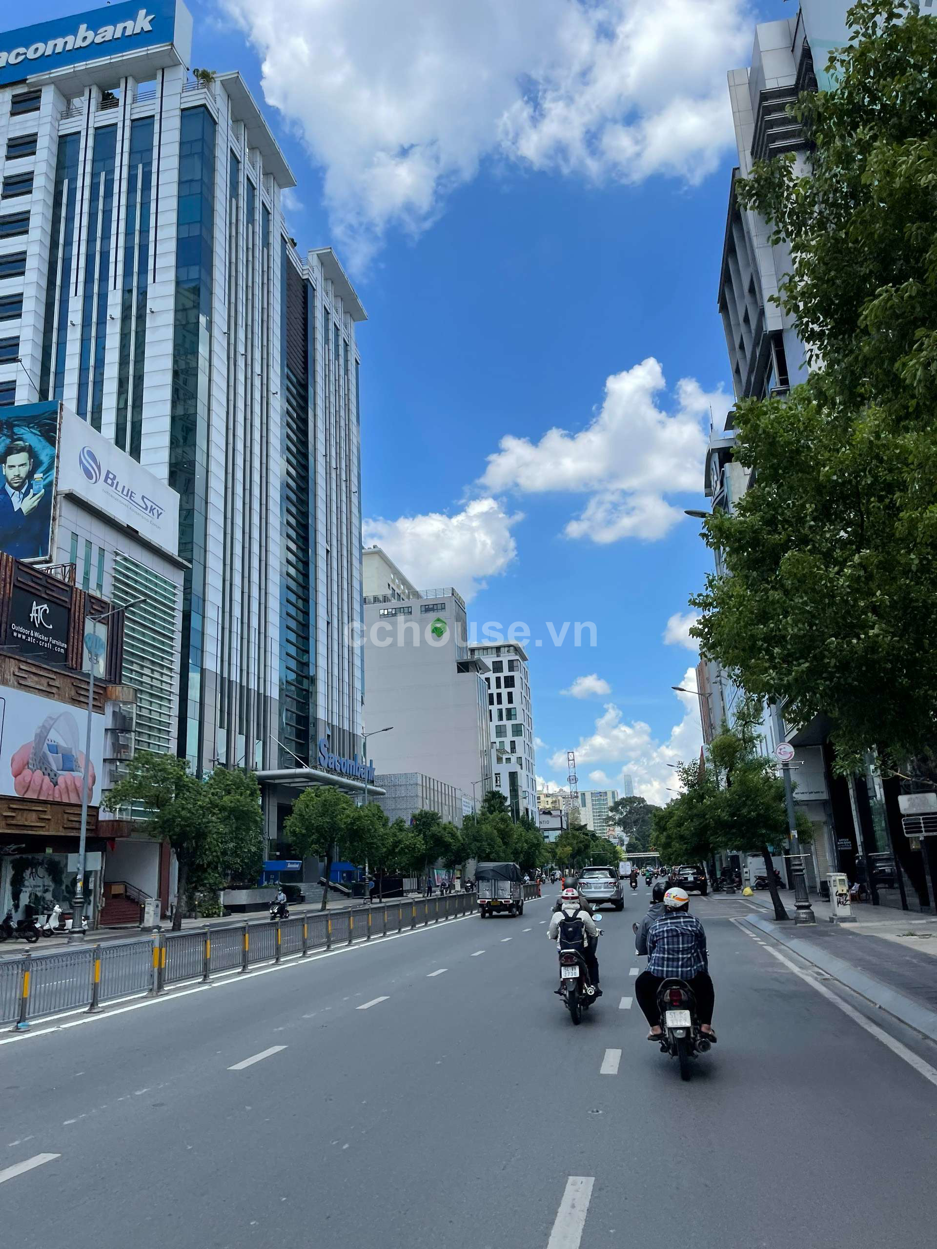 BÁN NHÀ MẶT TIỀN LỚN Đường Nam Kỳ Khởi Nghĩa Ngang 8m - Dài 25m - 1 trệt, 5 tầng - có thang máy.