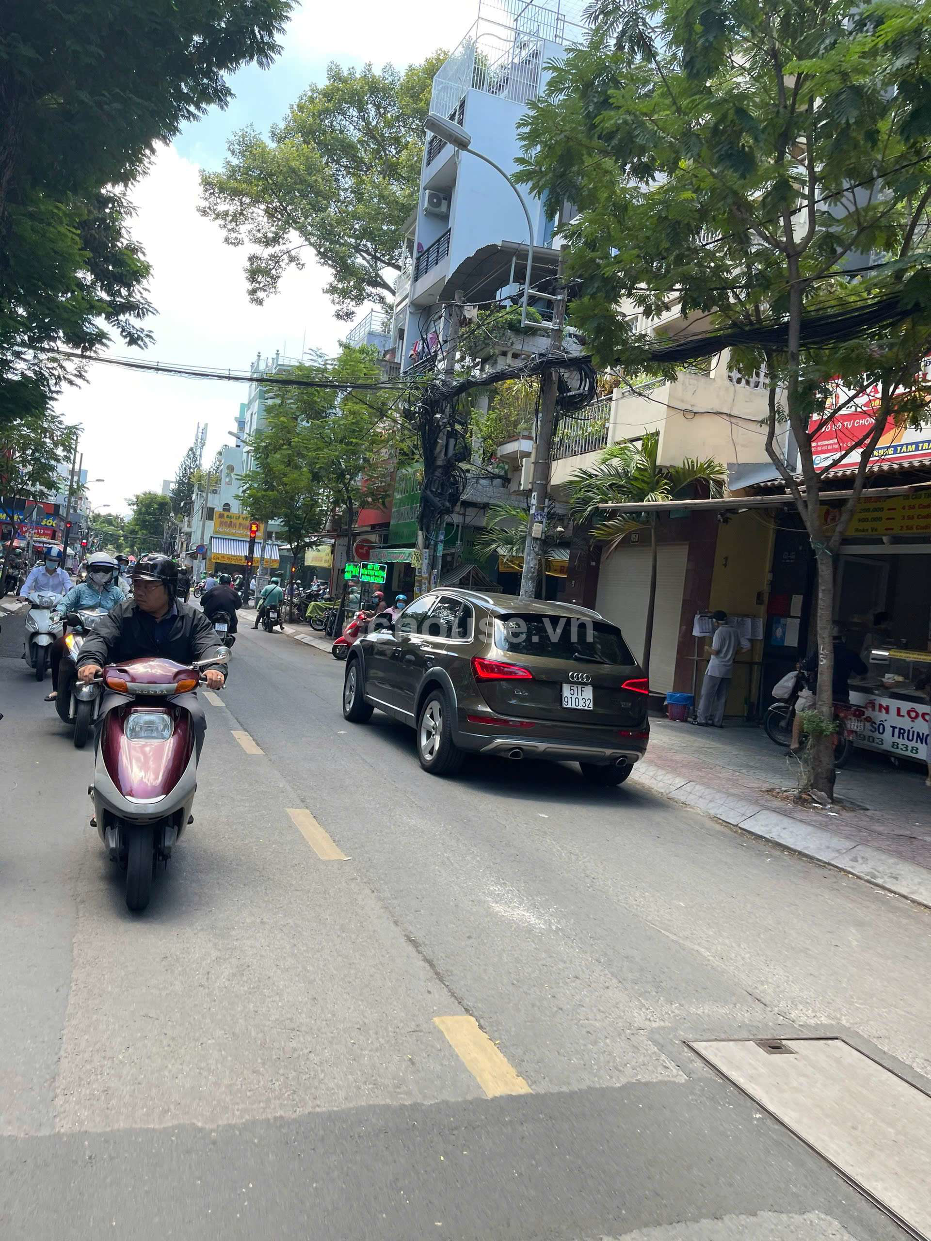 BAN-NHA-HEM-VIP-DUONG-BA-HAT-P8-Q10-id10308