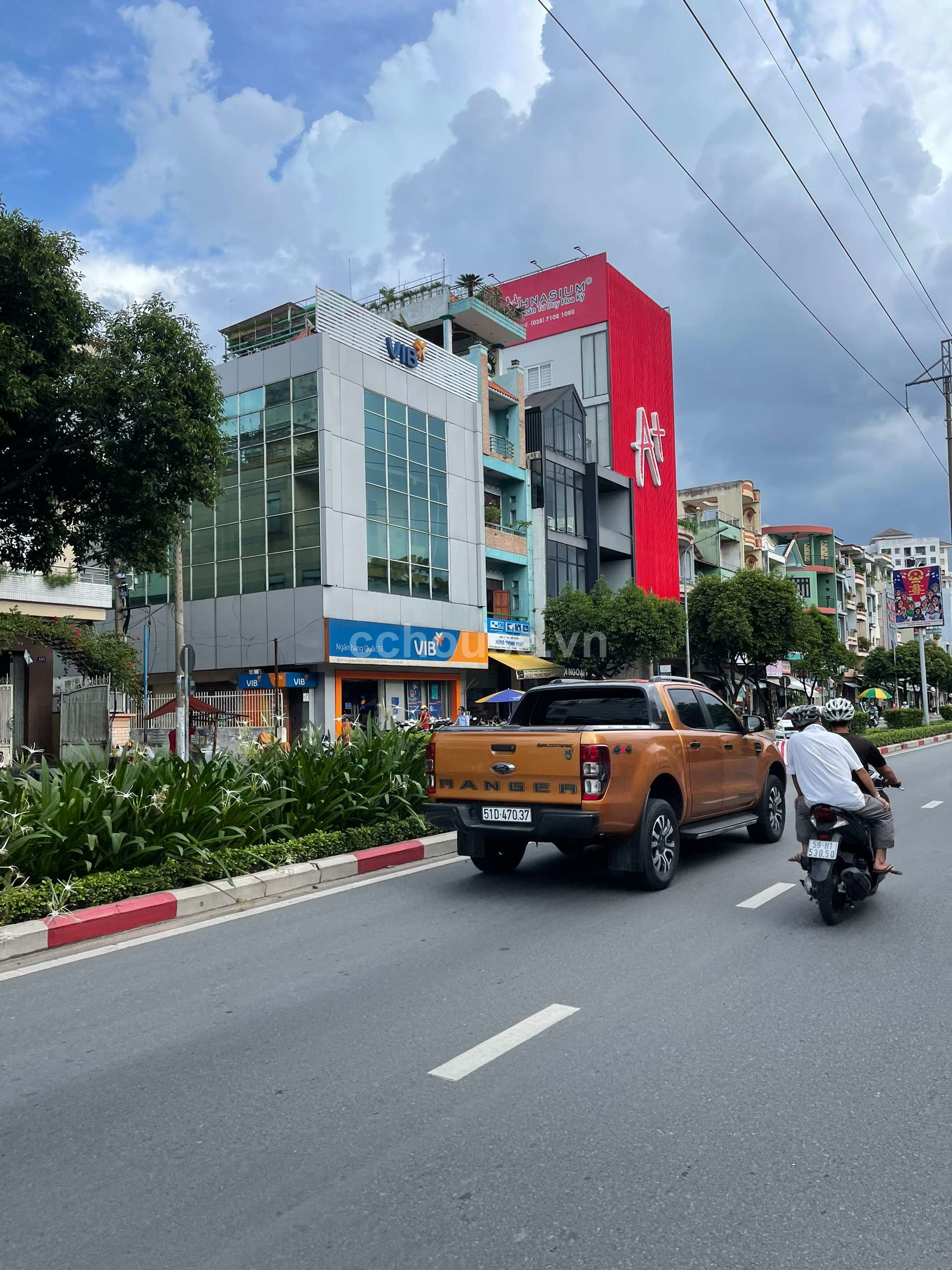 BÁN NHÀ MT ĐƯỜNG LẠC LONG QUÂN QUẬN 11_ LỀ RỘNG 8M_ 4 TẦNG KINH DOANH ĐA DẠNG_17 TỶ 2