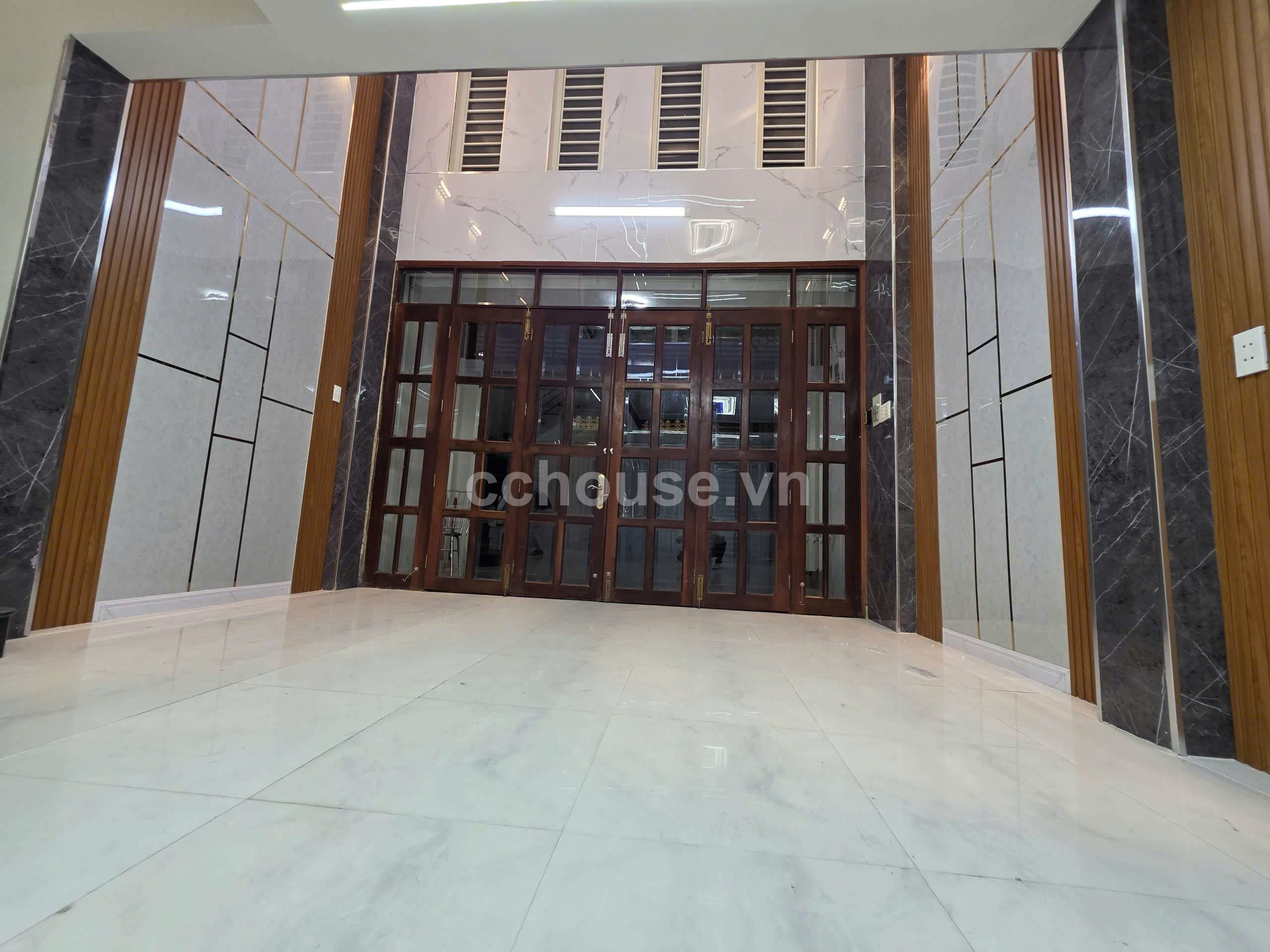 Hẻm 8m Lạc Long quân . P.5. Q11