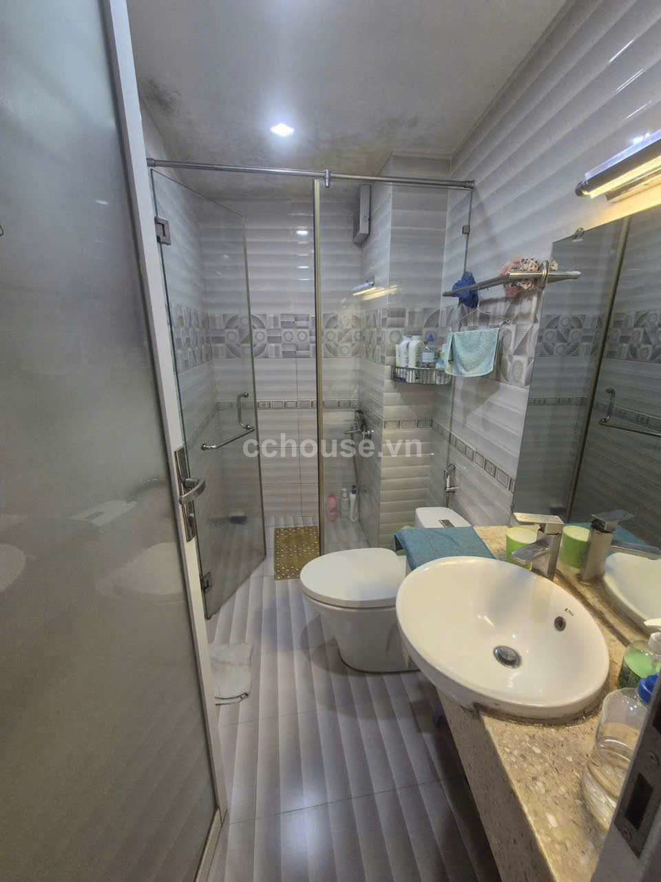 Bán Nhà HXH Thạch Thị Thanh Phường Tân Định Q1