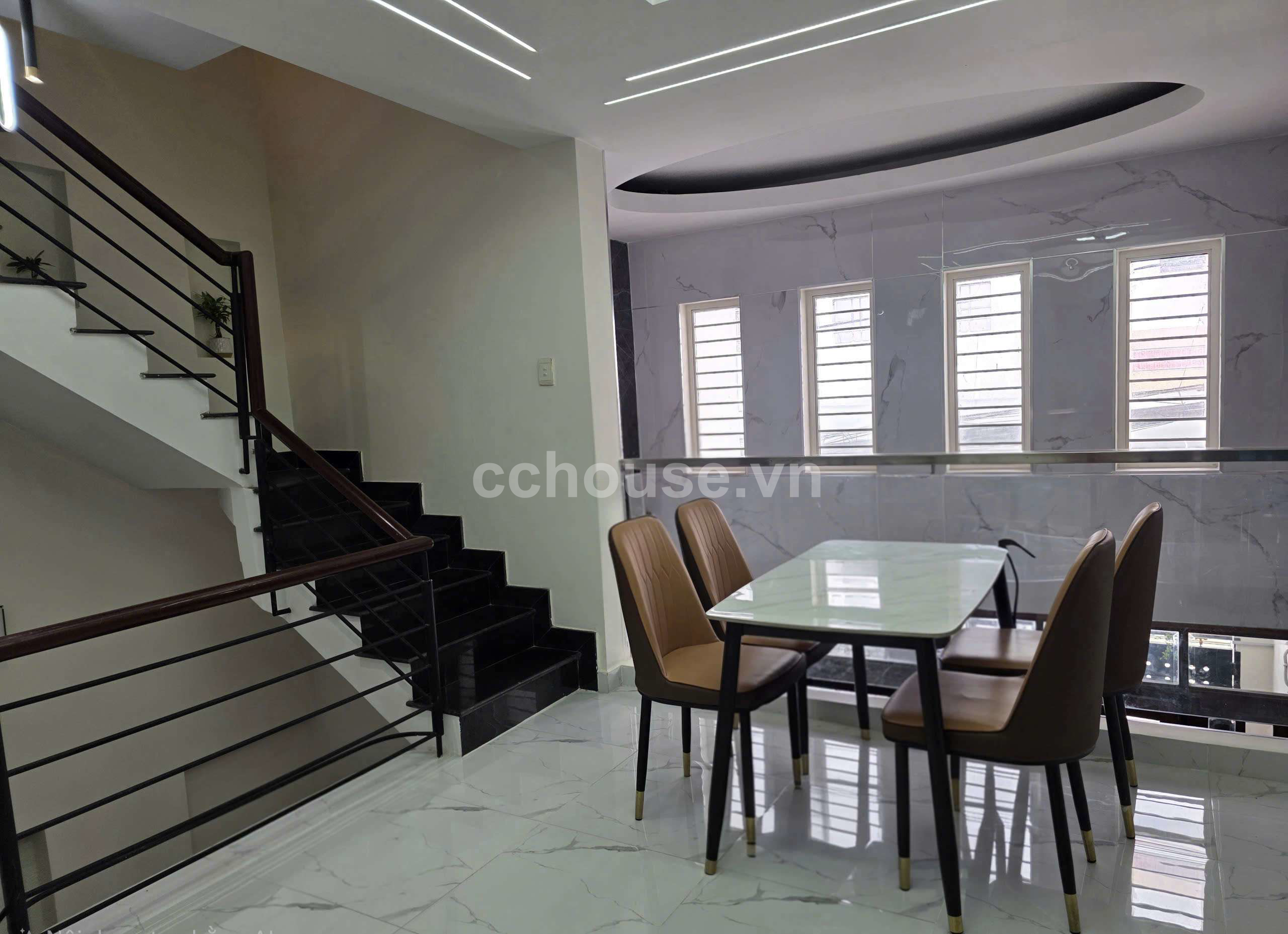 Hẻm 8m Lạc Long quân . P.5. Q11