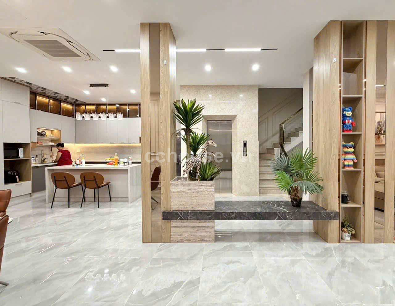 🔥 BIỆT THỰ HẺM XE HƠI NGUYỄN CHÍ THANH P9 Q.5 - 8X20M - TRỆT 3 LẦU ST - GIÁ 45 TỶ 🔥