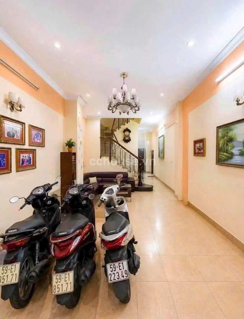 Phan Đăng Lưu – Phú Nhuận. Diện Tích: 4 × 14m. Kết Cấu : 4 tầng. Giá: 12.9 Tỷ