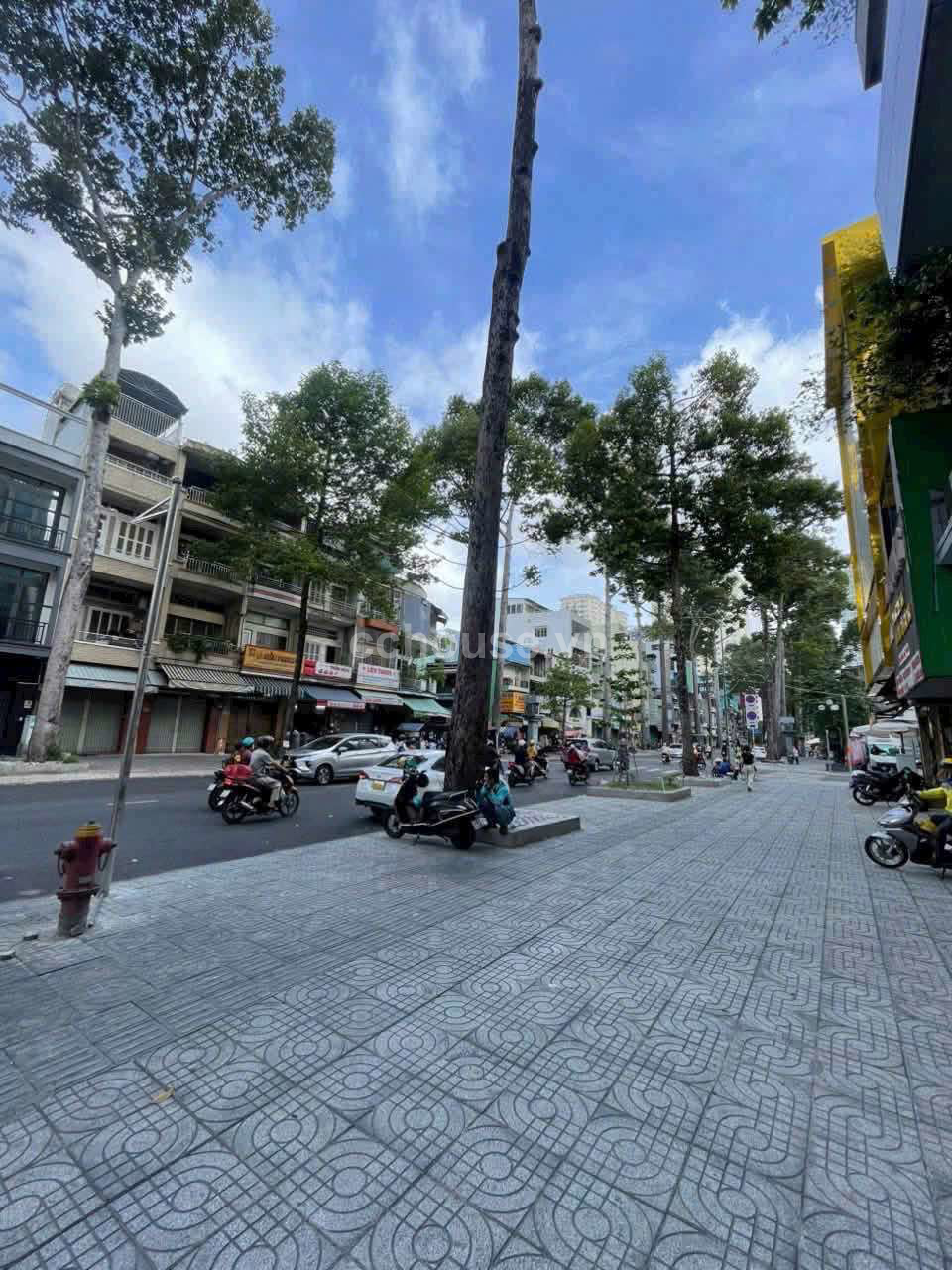 Nhà Mặt Tiền Lý Thường Kiệt P7 Quận 10 ( Kết cấu 1 Trệt 5 Lầu ( THANG MÁY) )