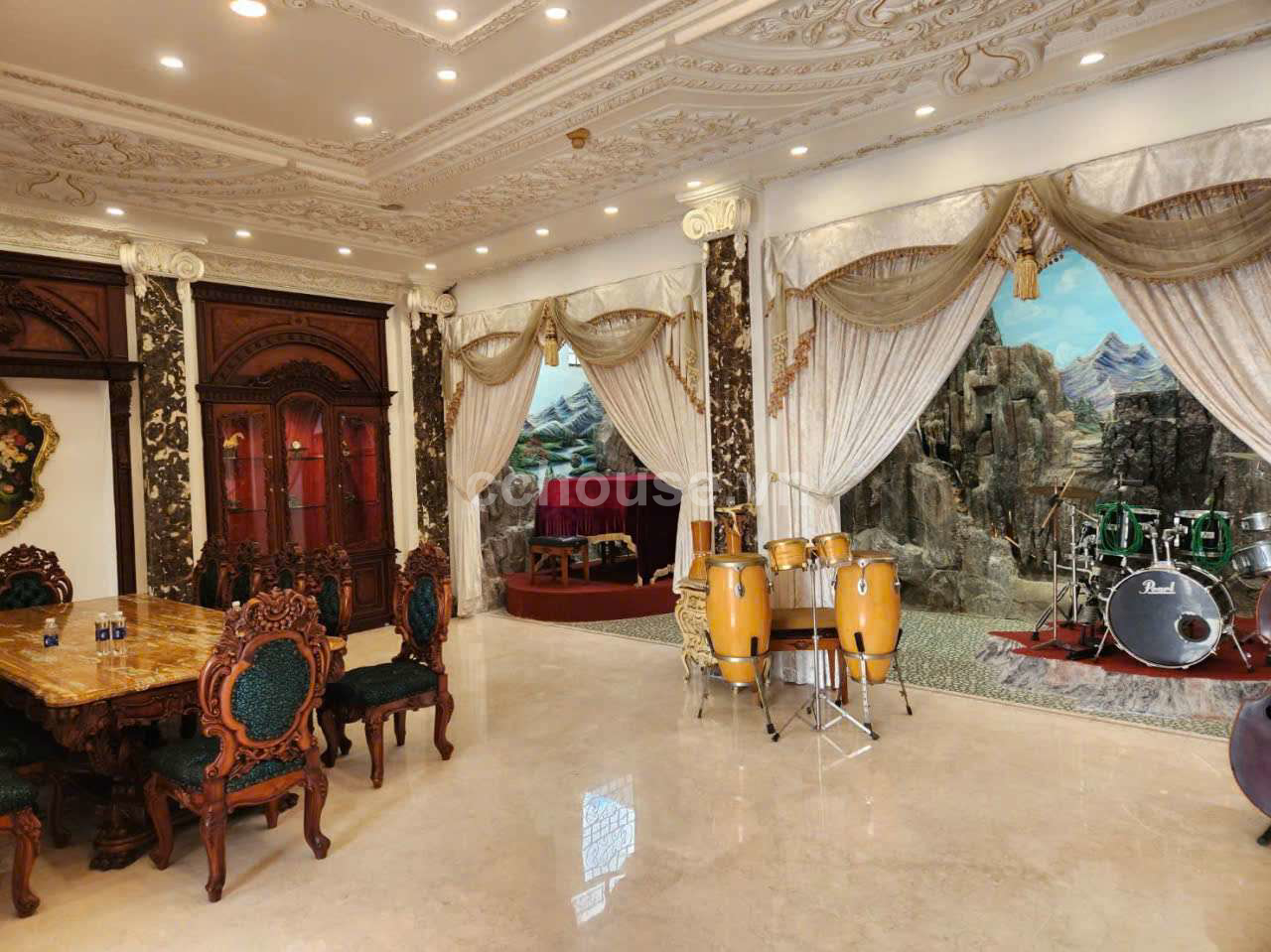 Bán Biệt thự MTNB  Cao Thắng Q10, gần khu Hà Đô. ( DT 12.5m x 16m)