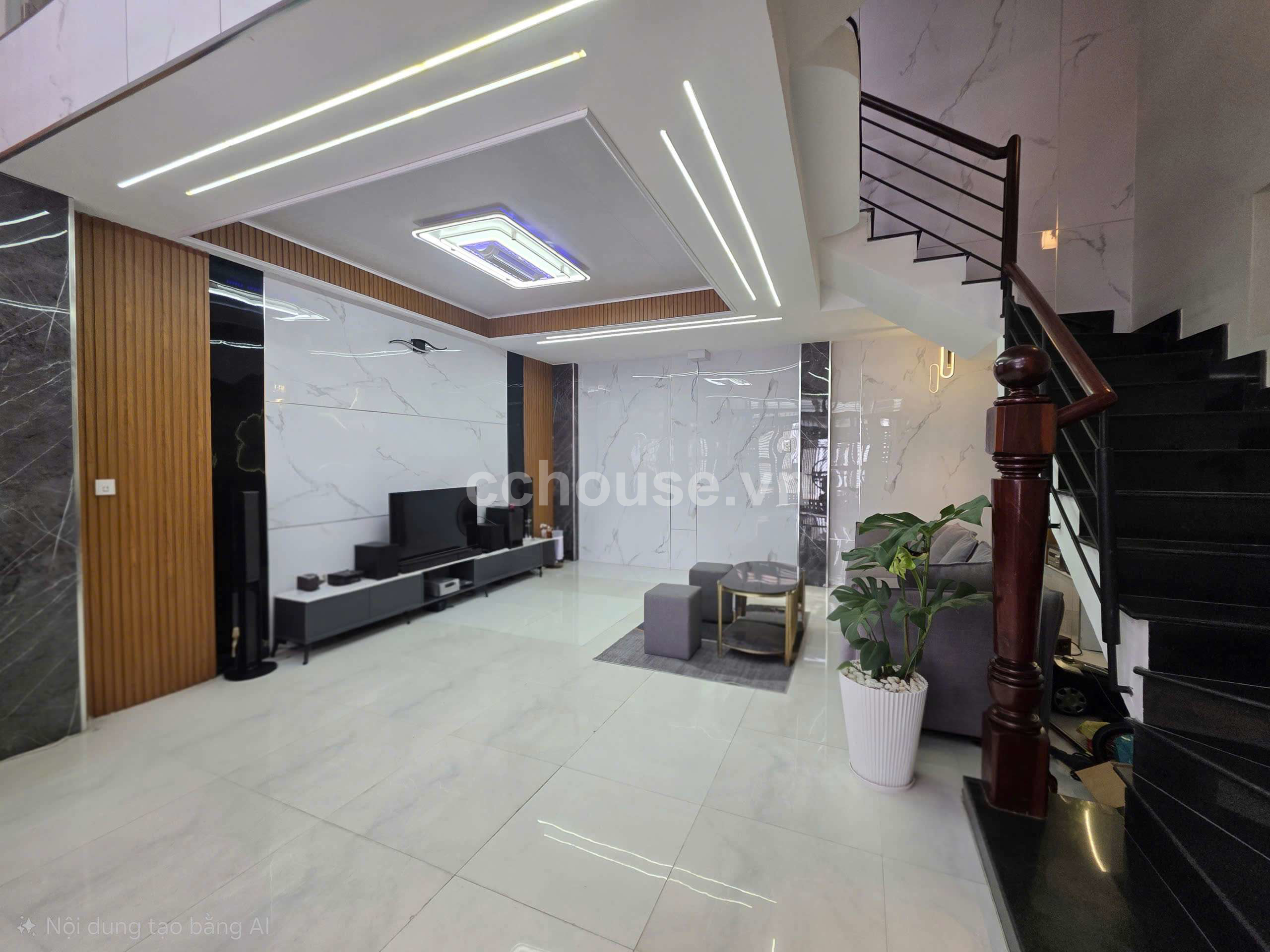 Hẻm 8m Lạc Long quân . P.5. Q11