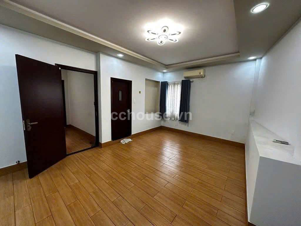 Rẻ Nhất Quận 10 - Khu Nội Bộ Cư Xá Bắc Hải. DT: 4,5*16m - 3 Tầng + Sân Thượng. Chỉ 13,8 Tỷ