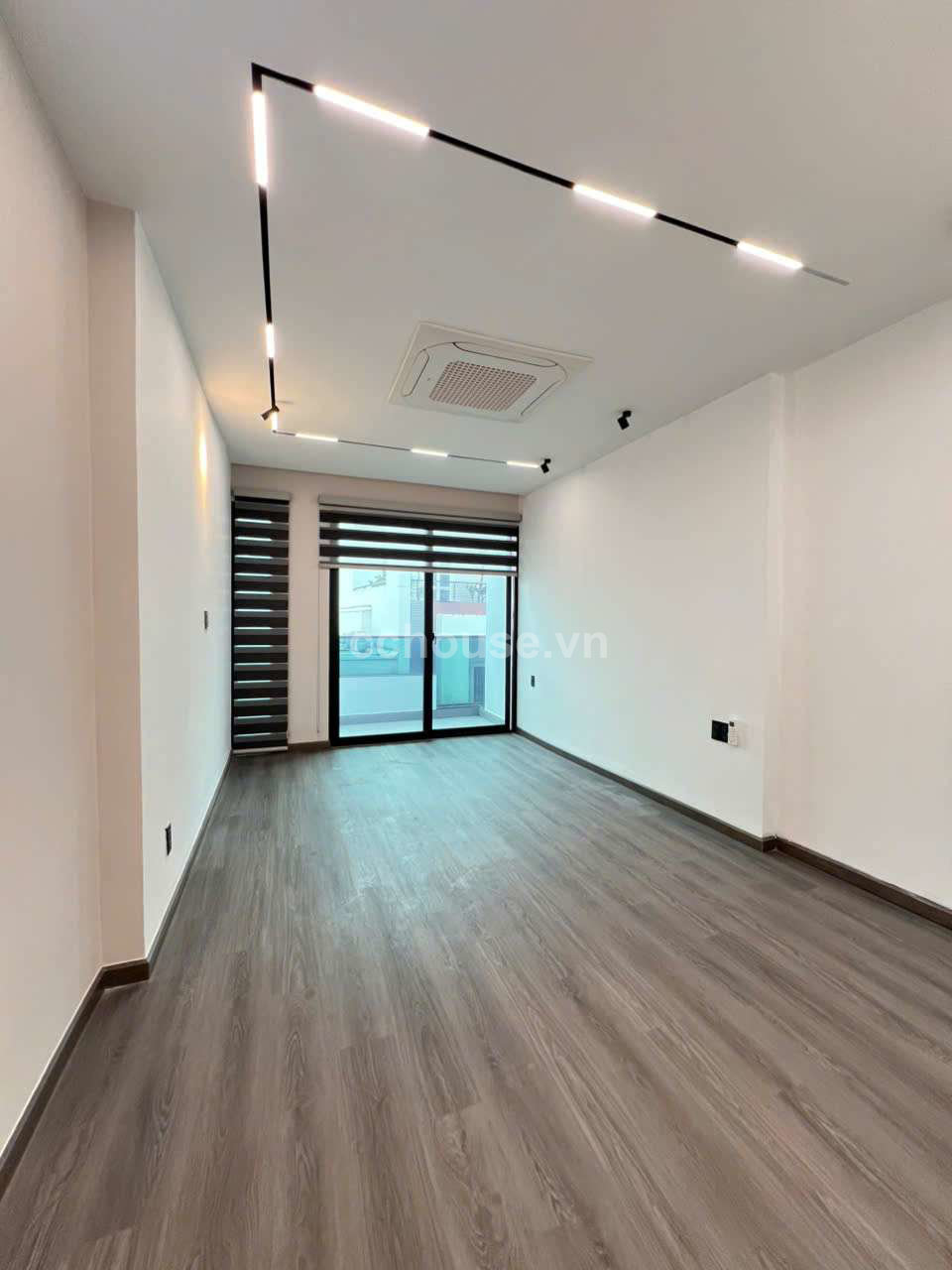 Duy nhất ngay lúc này Hẻm 8m Huỳnh Văn Bánh .Phú Nhuận .