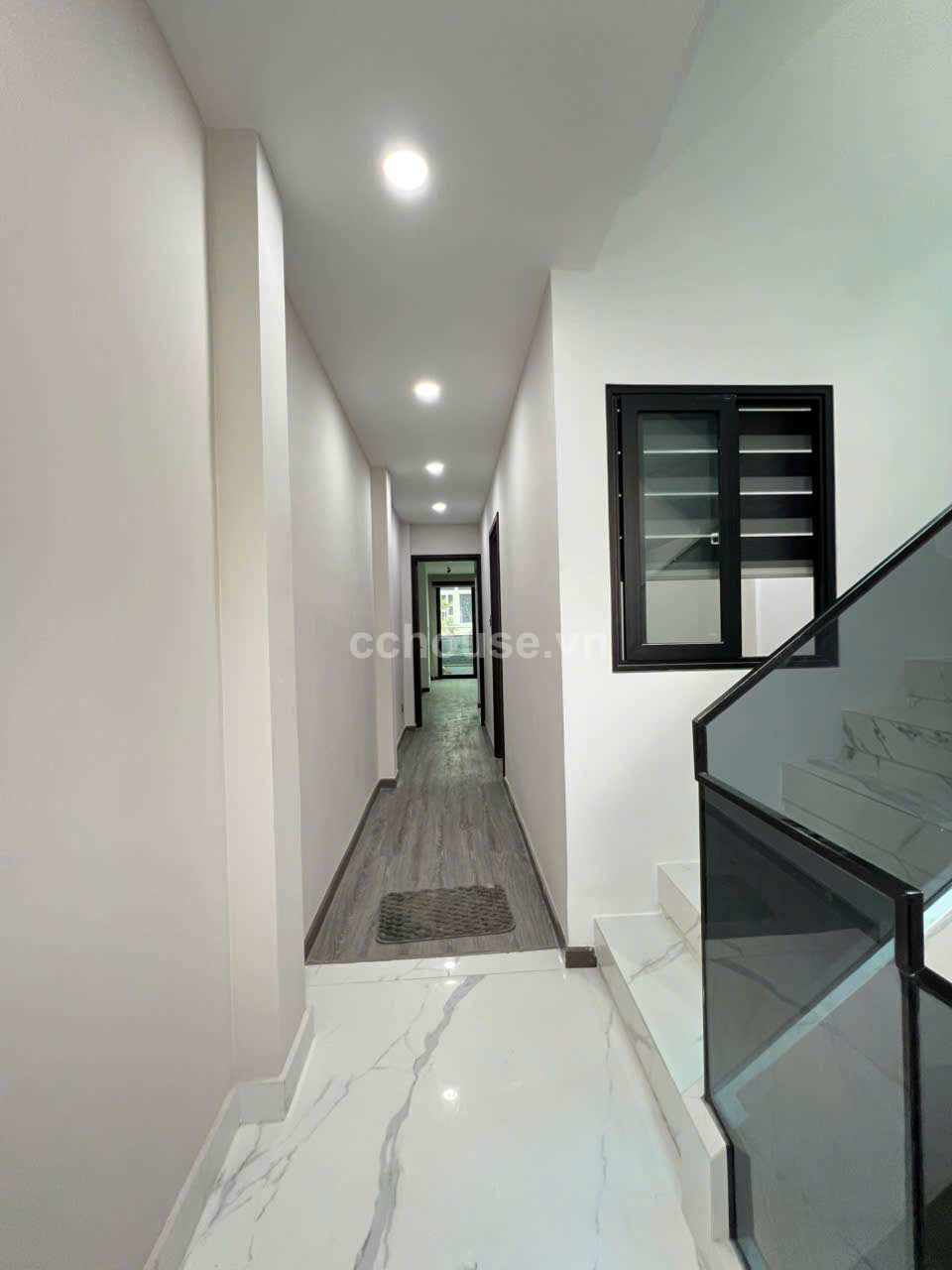 Duy nhất ngay lúc này Hẻm 8m Huỳnh Văn Bánh .Phú Nhuận .