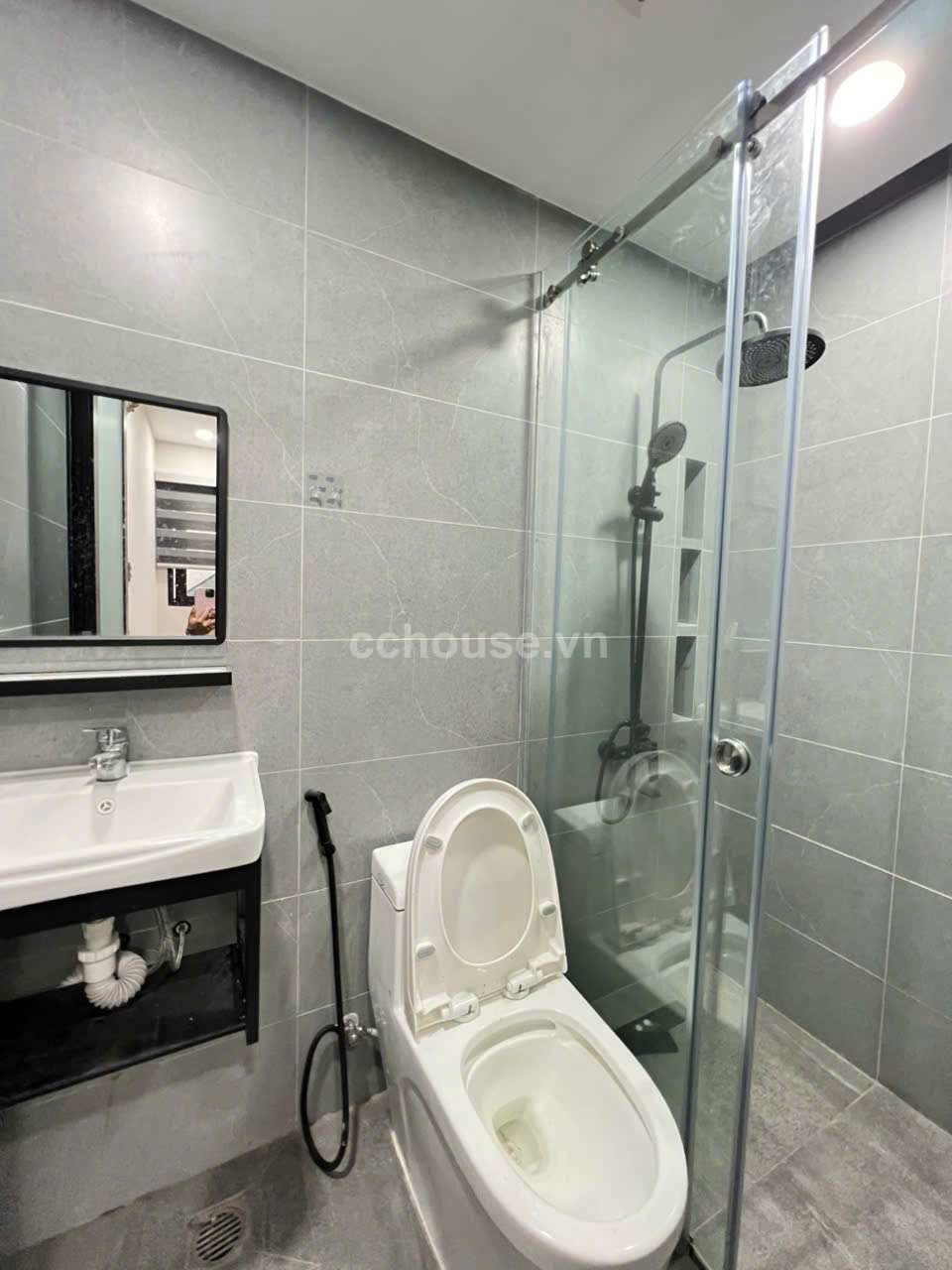 Duy nhất ngay lúc này Hẻm 8m Huỳnh Văn Bánh .Phú Nhuận .