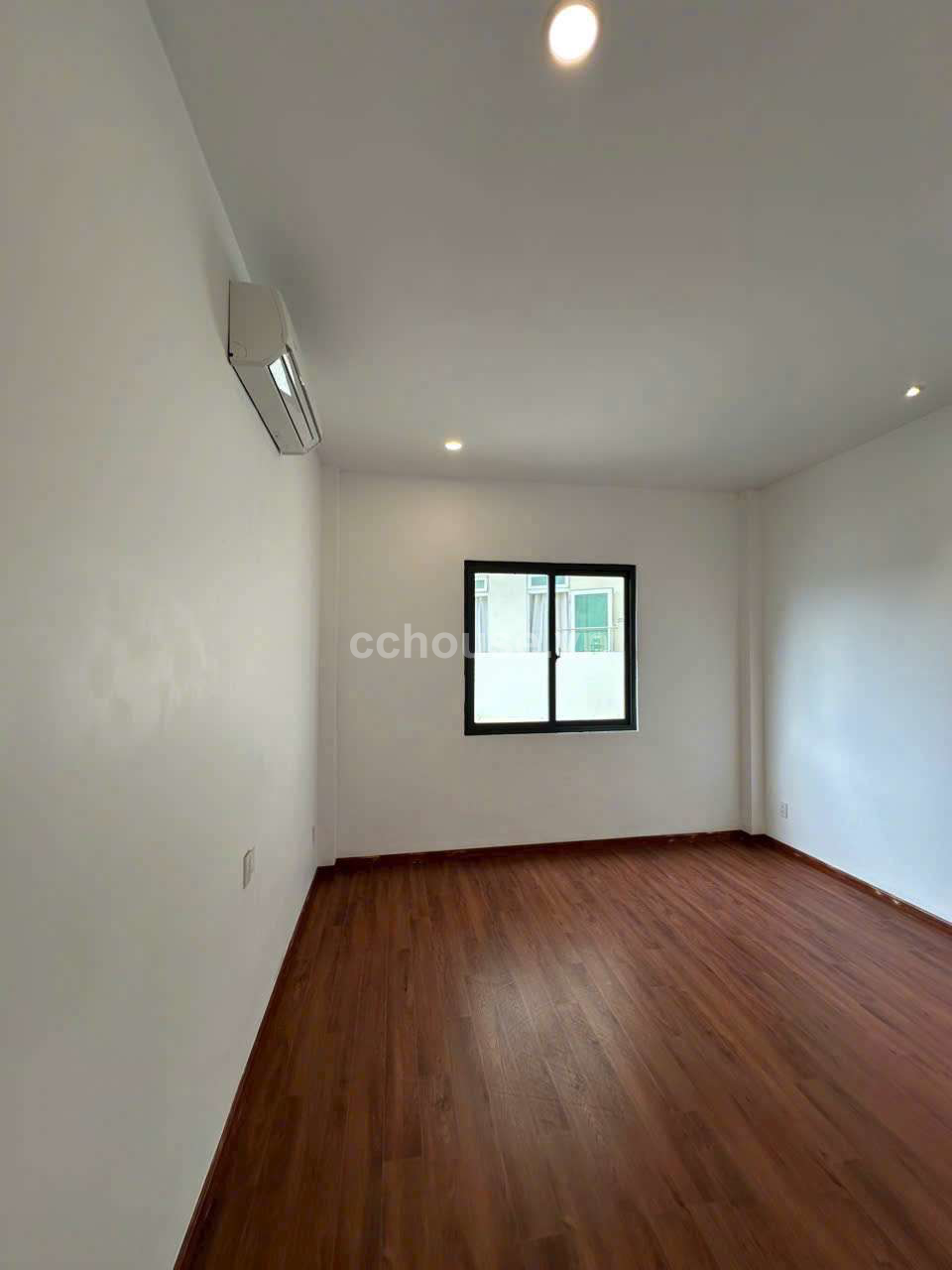  Hạ giá bán nhanh Nhà hẻm 6m CMT8 giáp Quận 3 