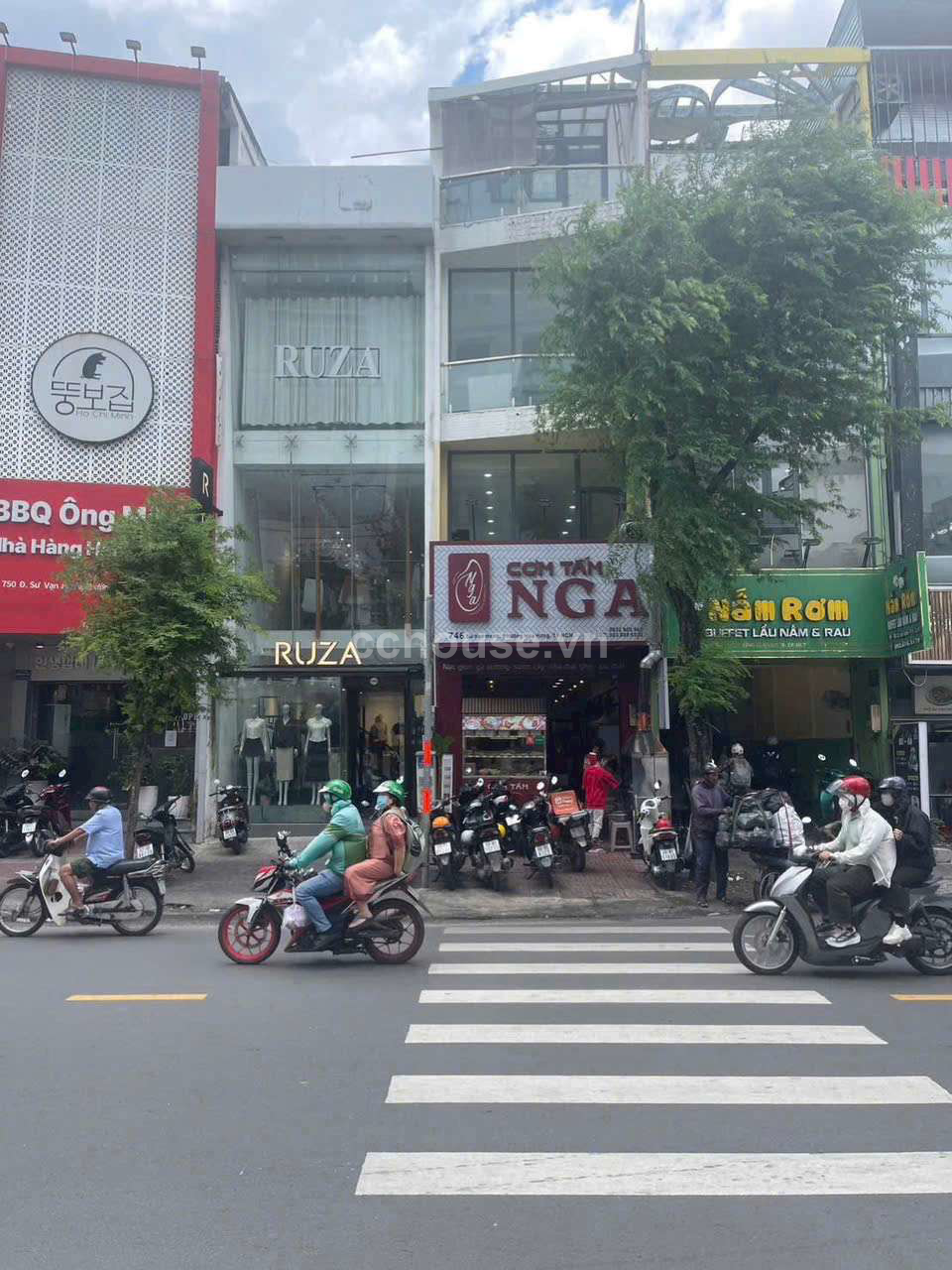 CUC-HIEM-NHA-MAT-TIEN-SU-VAN-HANH-12-QUAN-10-DOI-DIEN-VANHANH-MALL-4Mx17M-4-TANG-HDT-45-TRIEU-id11471