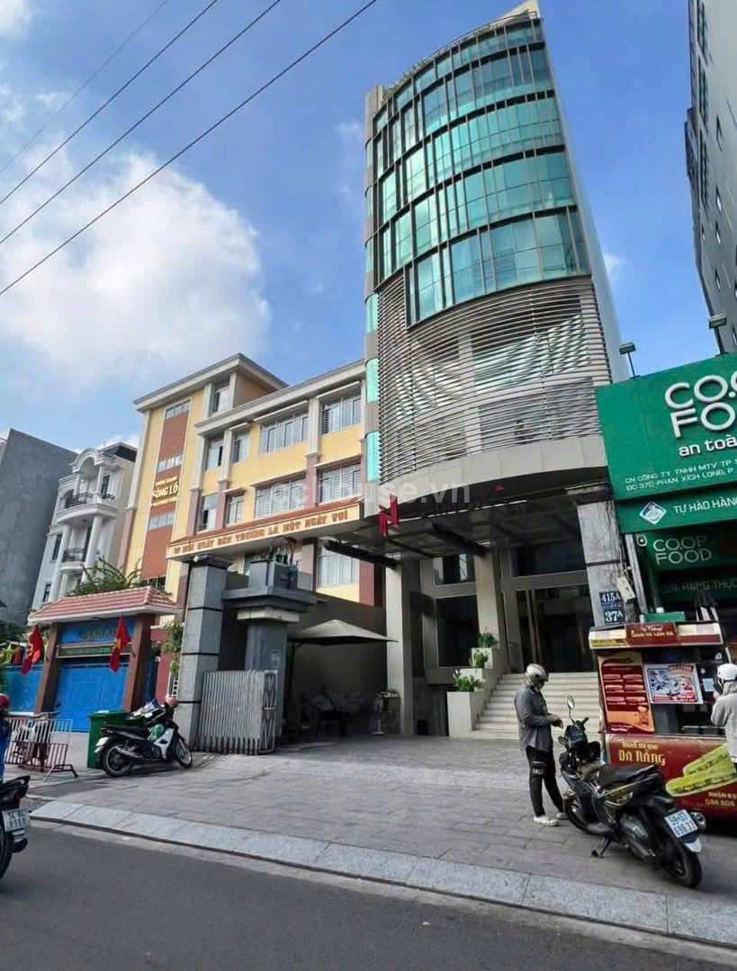 Tòa nhà Mặt tiền Phan Xích Long, Phường 3, Quận Phú Nhuận 1 hầm, trệt, 7 lầu, sân thượng 2 thang máy