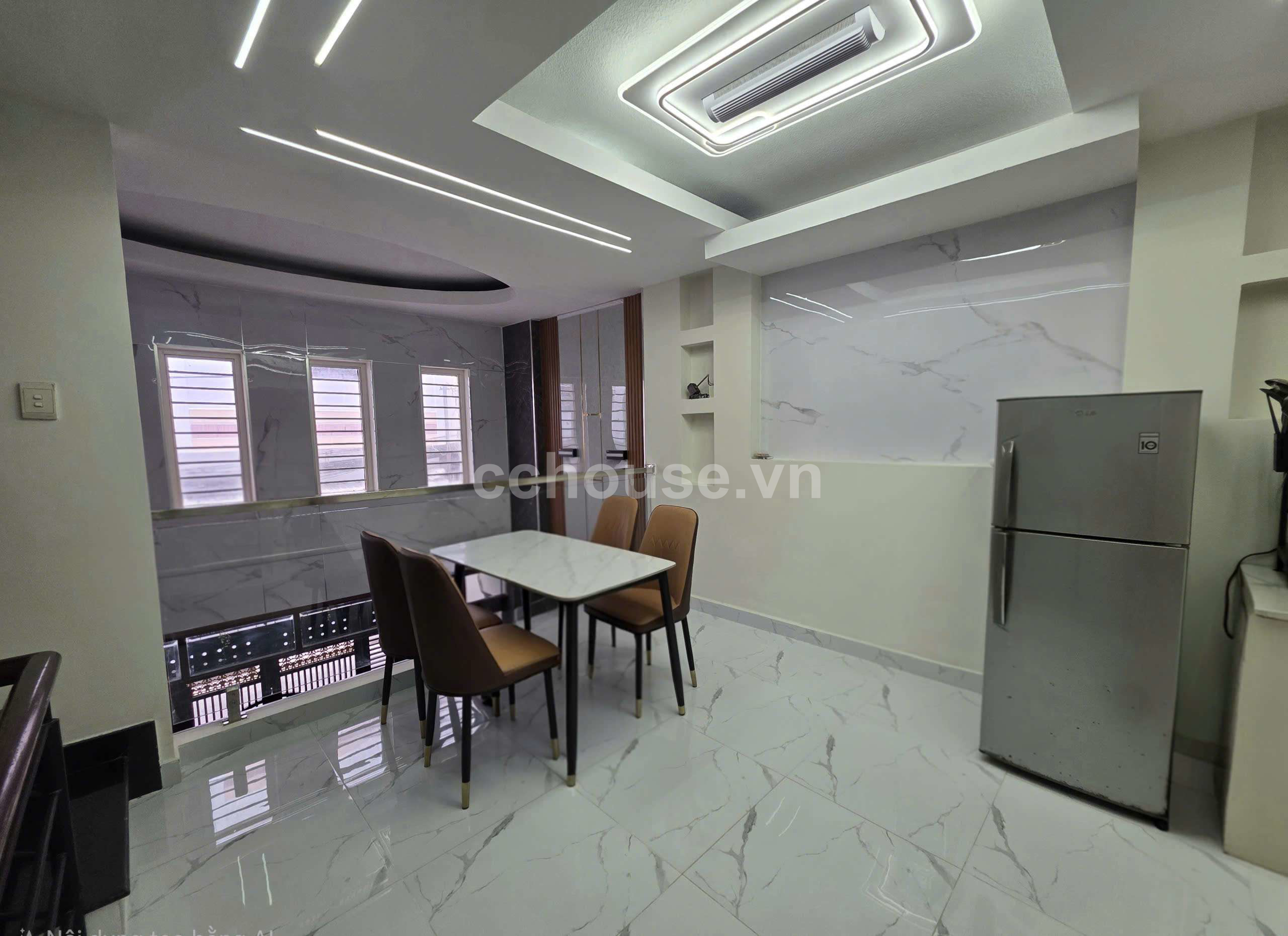 Hẻm 8m Lạc Long quân . P.5. Q11