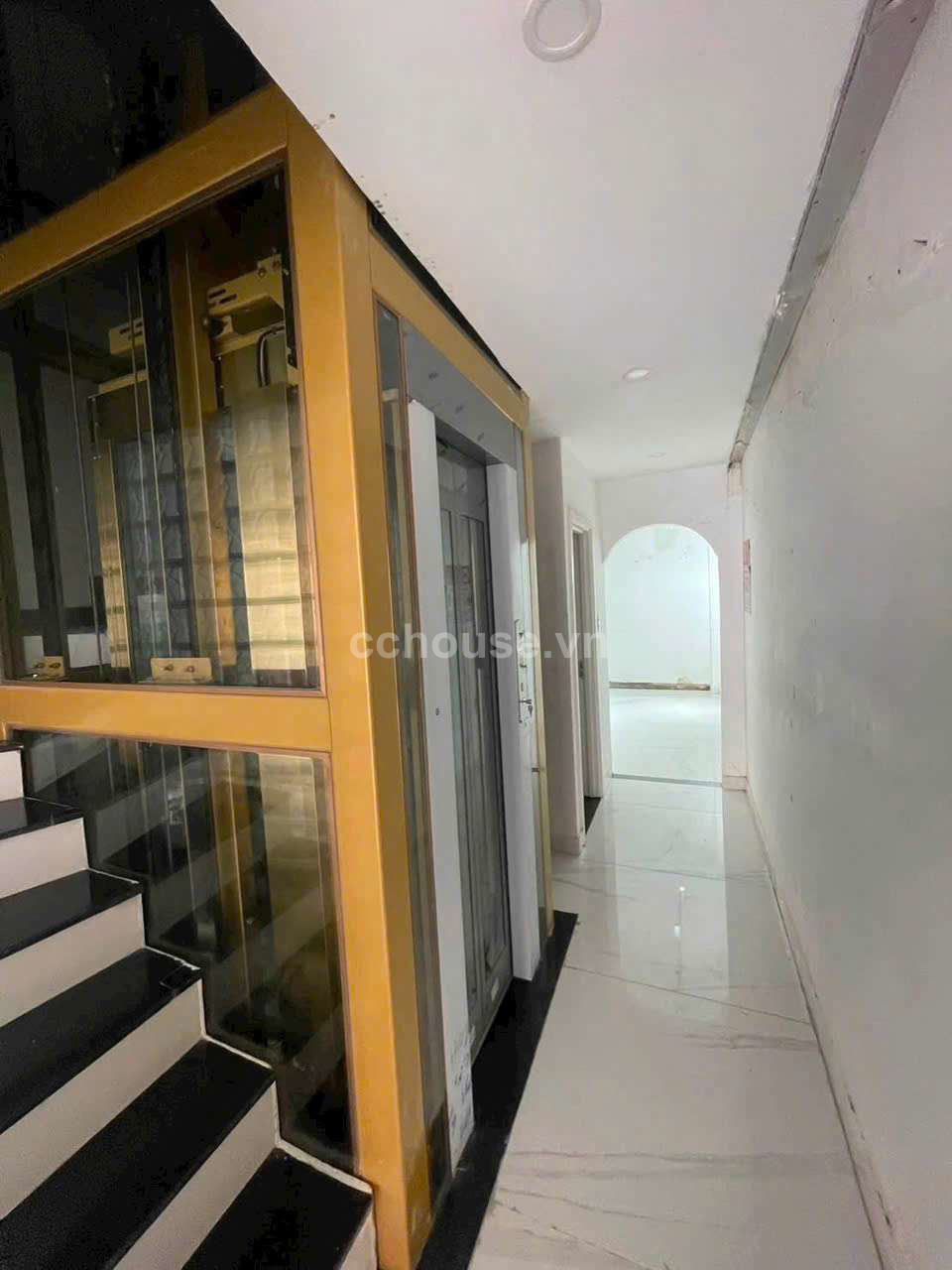 Nhà Mặt Tiền Lý Thường Kiệt P7 Quận 10 ( Kết cấu 1 Trệt 5 Lầu ( THANG MÁY) )