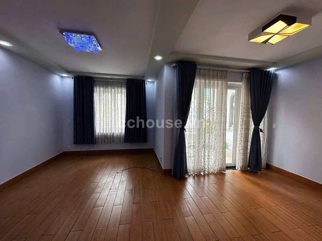 Rẻ Nhất Quận 10 - Khu Nội Bộ Cư Xá Bắc Hải. DT: 4,5*16m - 3 Tầng + Sân Thượng. Chỉ 13,8 Tỷ