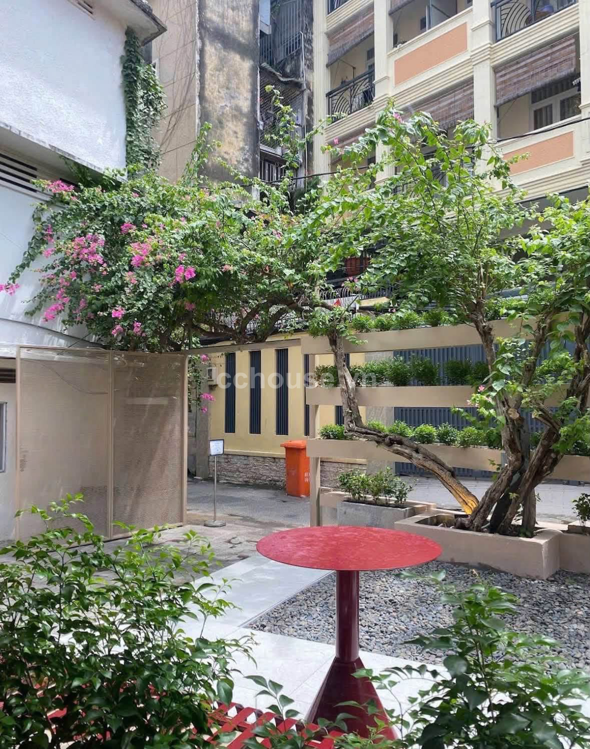 Biệt thự Pasteur Quận 3 , ngang 24 dài 25m CN 568,96m2 