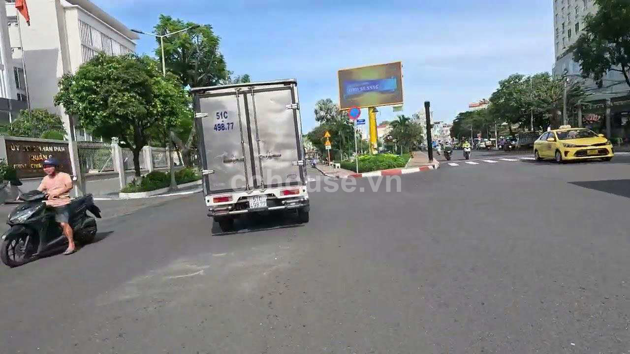 Bán nhà Cao Văn Lầu Quận 6 4mx16.5m 