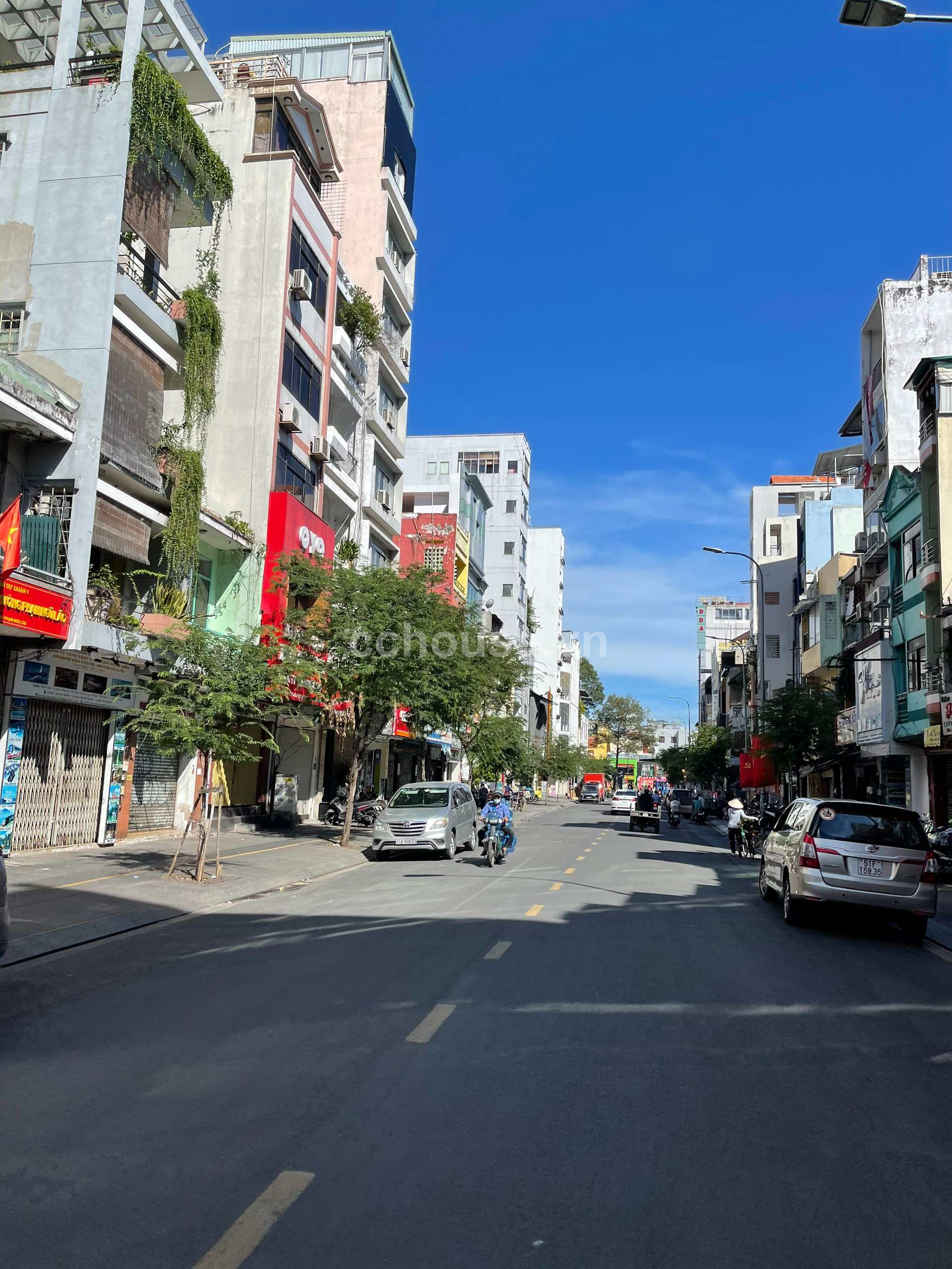 BÁN HOẶC CHO THUÊ NHÀ NC Q1 - PHẠM NGŨ LÃO HCM - DT: NH 3x18m - HDT 14tr/ tháng