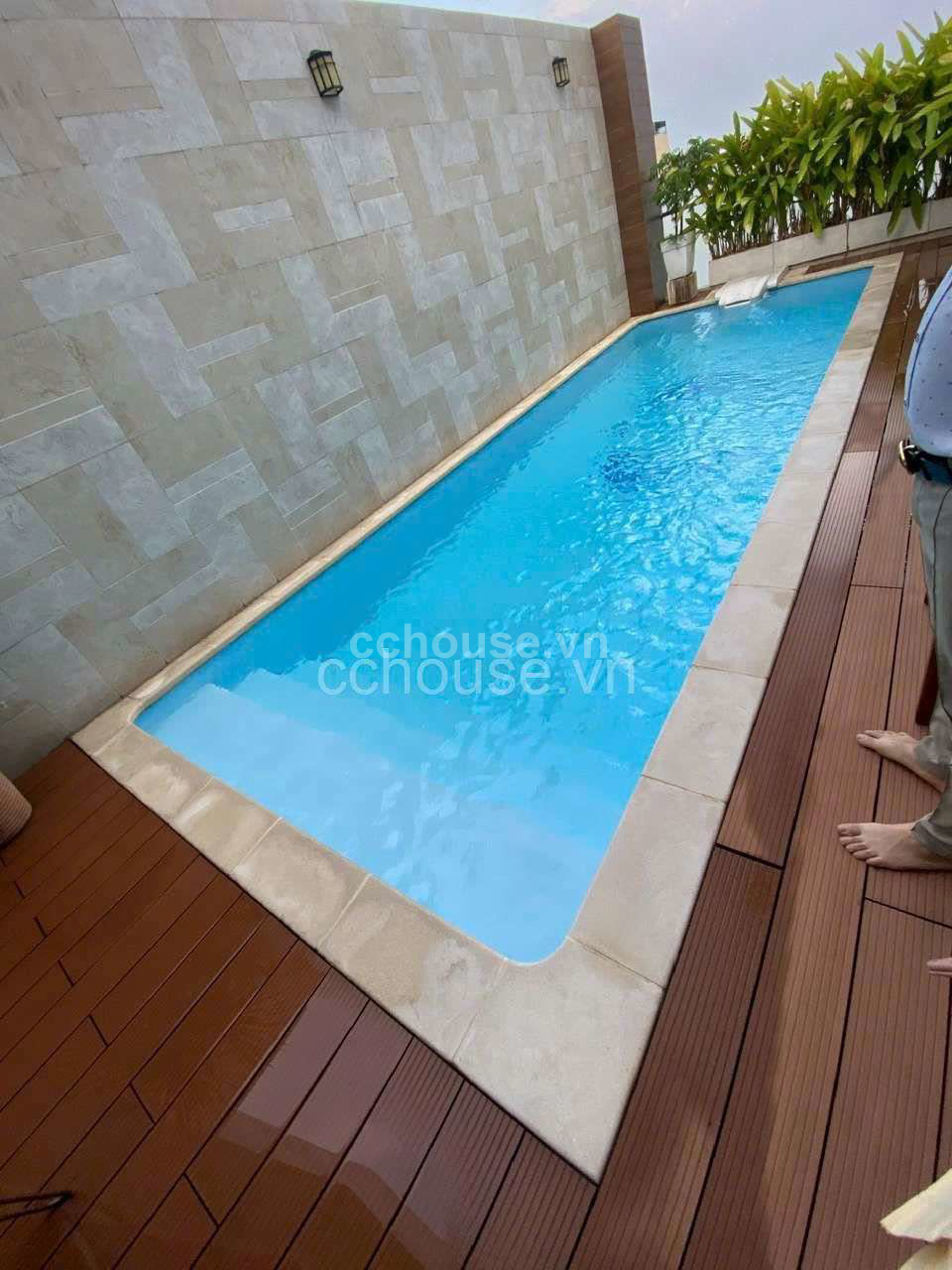 Tòa nhà Mặt tiền Nhà Ga T3. Kết cấu: 1 hầm, trệt, lửng, 4 lầu, sân thượng. DT 12.5x16m . Giá 69 Tỷ