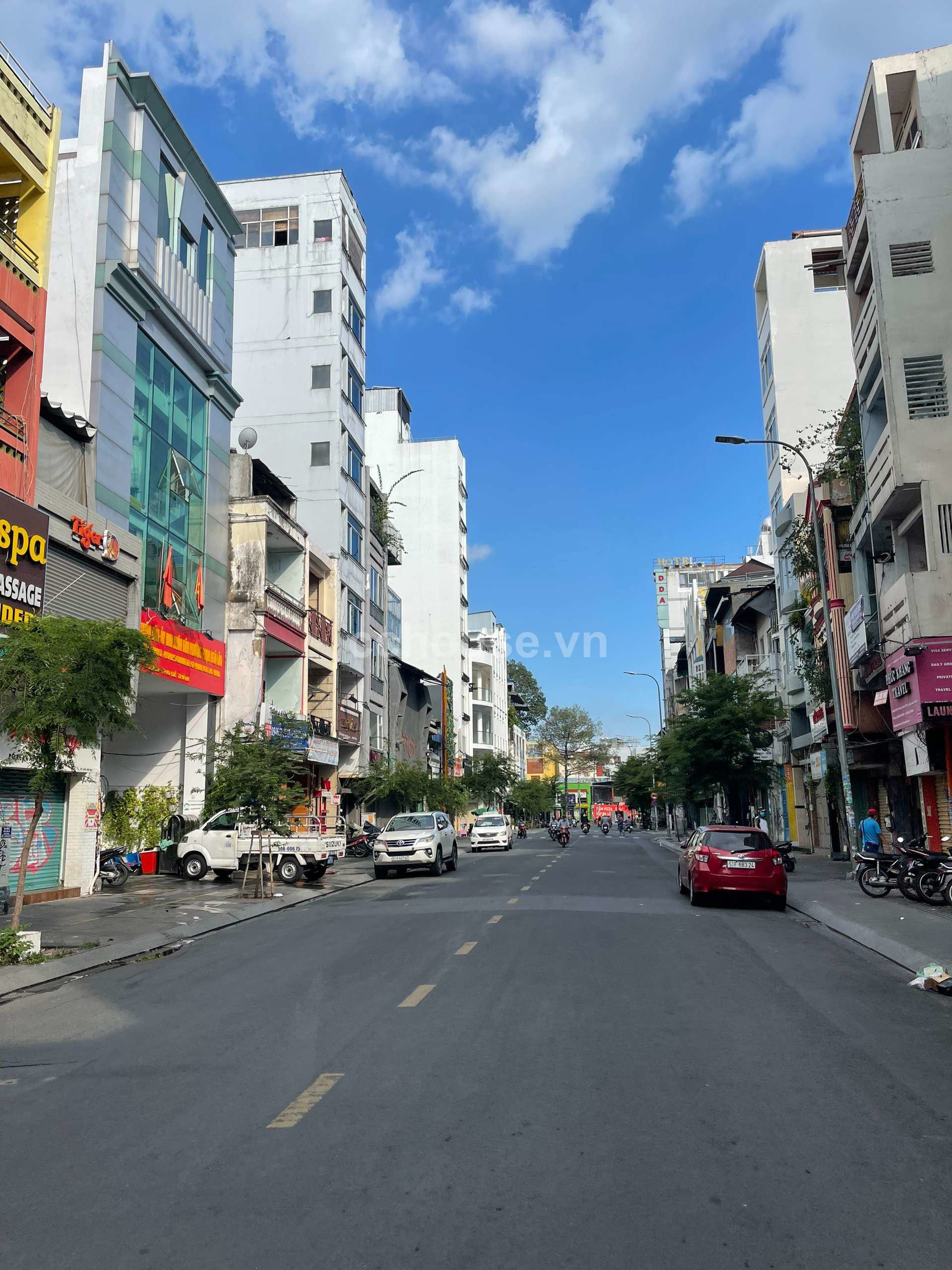 MẶT TIỀN ĐỀ THÁM – VỈA HÈ 14M - DT 3,85 m x 19,9 m - GIÁ 33 TỶ