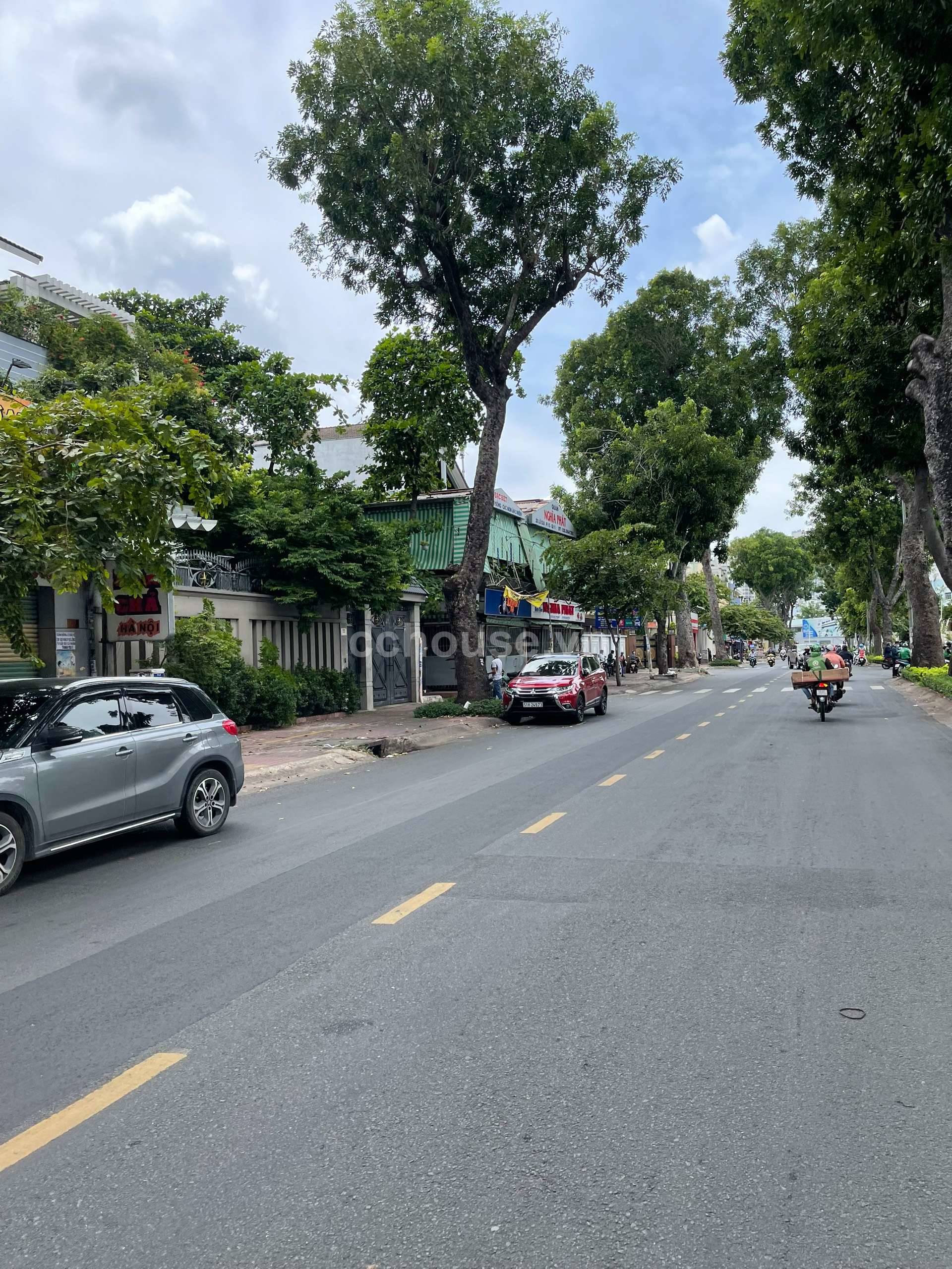 Bán nhà ngay MT Lữ Gia, 7mx16,4m, khuôn viên 115m, DTCN 83m, nhà 3 tầng, hẻm sau 10m