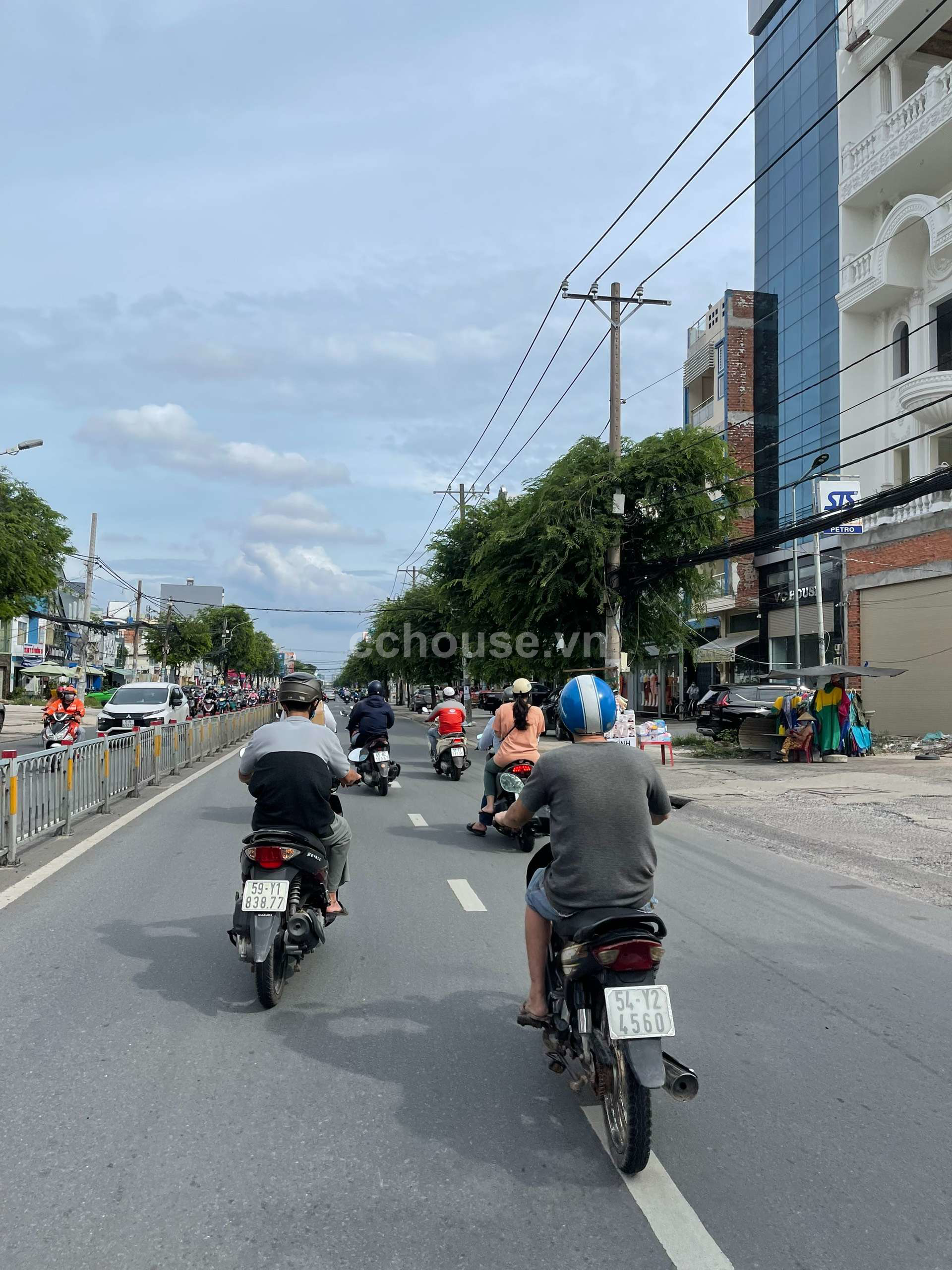 TRƯỜNG CHINH - P. 13 - Q. TÂN BÌNH - TPHCM_ 6,6m x 18,8m. DTCN : 123m2_GIÁ 29 TỶ