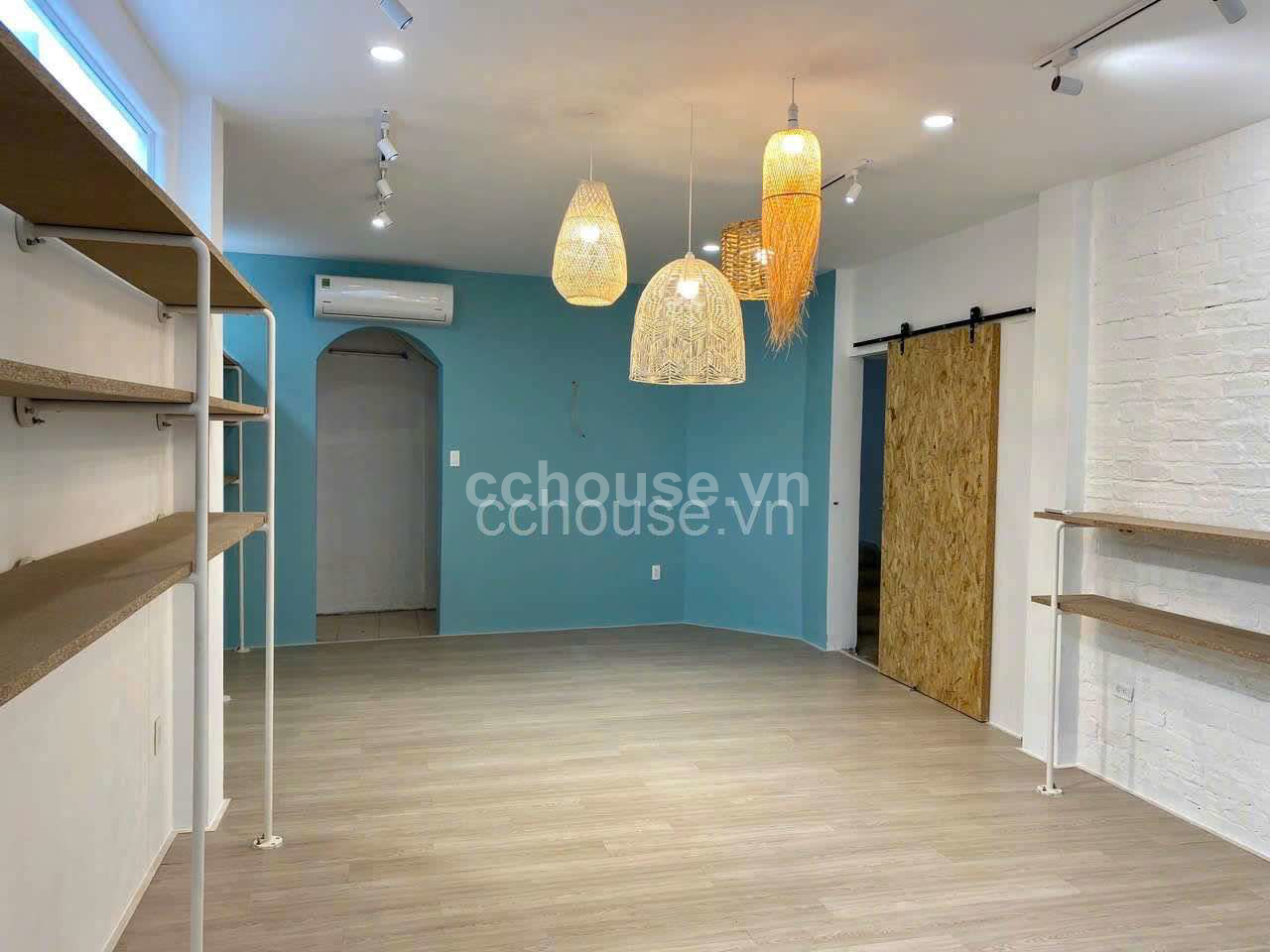 HXH BÙI THỊ XUÂN QUẬN 1 - - VỊ TRÍ VÀNG NGÀNH F&B ( Diện tích: 5.6m × 15m )