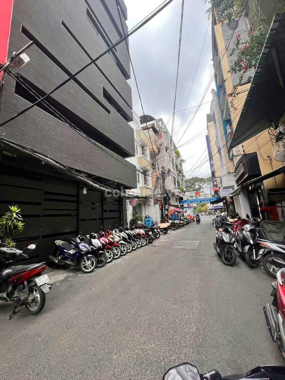 VỊ TRÍ VÀNG NGUYỄN TRÃI - P. BẾN THÀNH TRUNG TÂM QUẬN 1. KẾ NHÀ HÀNG TÂN HẢI VÂN 
