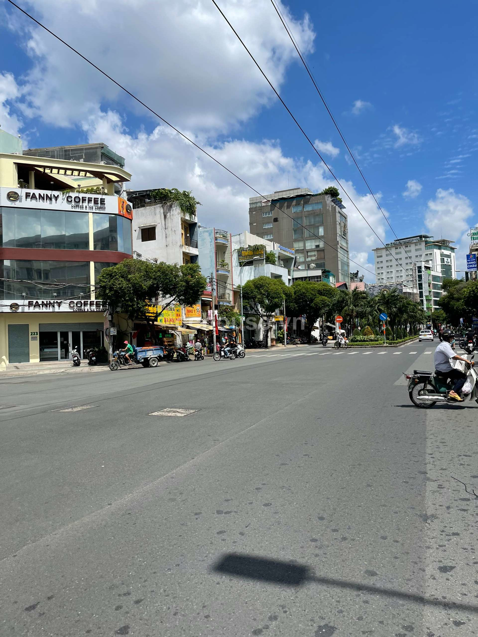 CHÍNH CHỦ BÁN NHÀ PHAN XÍCH LONG, PN - HĐT 7 NĂM - 7 TẦNG DT 4*18m