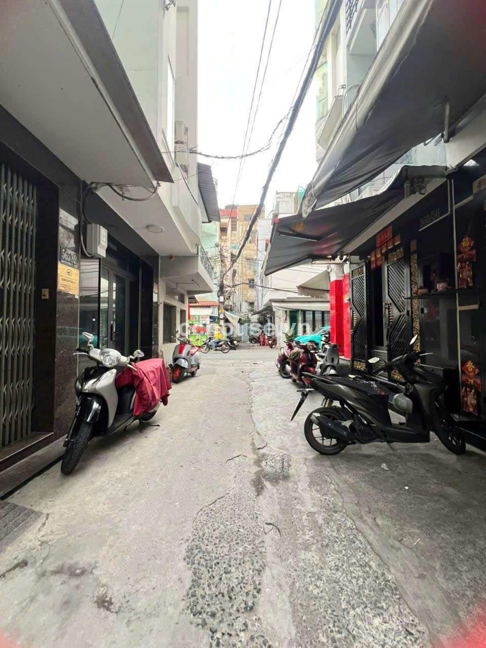 HẺM 656 NGUYỄN TRÃI QUẬN 5 NHÀ MỚI ĐẸP 4 TẦNG HƯỚNG TÂY BẮC 10.3 TỶ