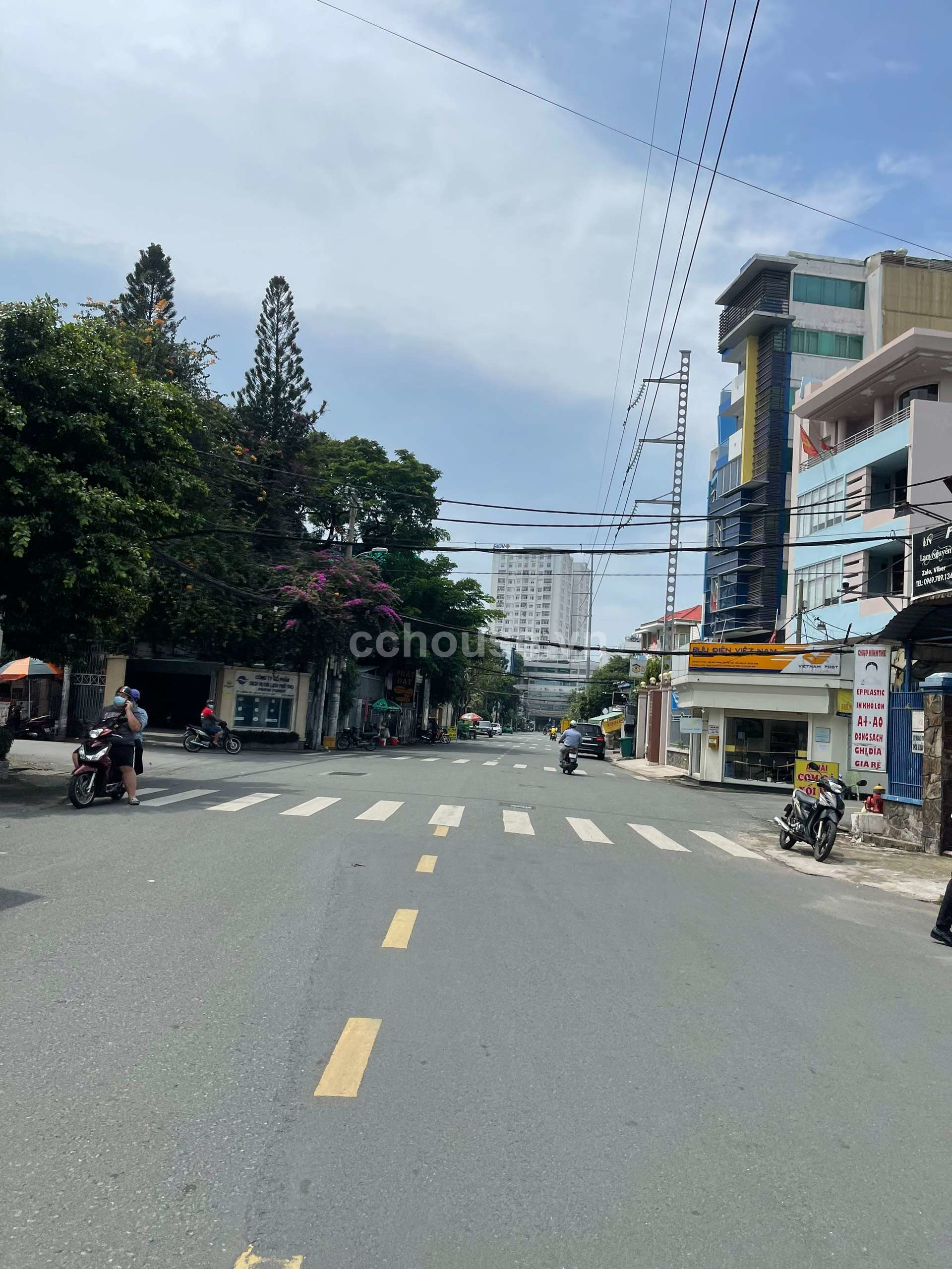 BÁN NHÀ TẠI HẺM QUÂN SỰ, Q.11 - DT 3.8*14m - GIÁ 10.8 TL