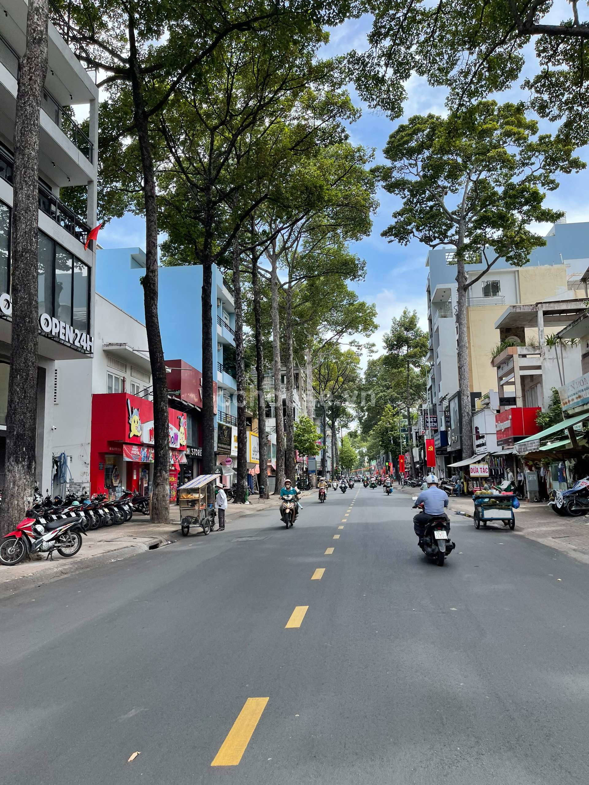 MT NGUYỄN TRÃI, QUẬN 5 - 3 TẦNG + SÂN THƯỢNG - DT 326,96 m² - GIÁ 56 TỶ