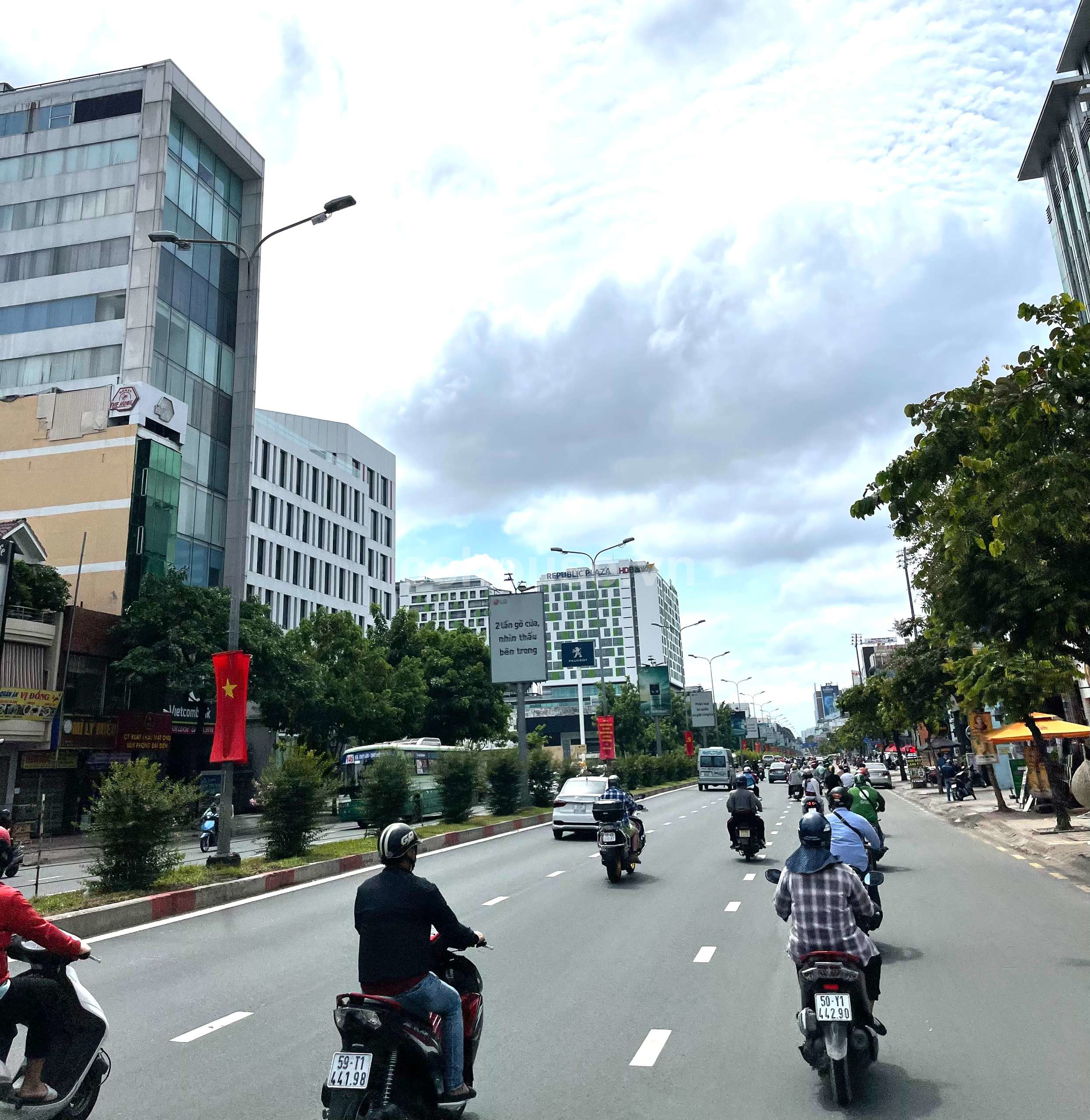 HÀNG HIẾM GÓC 3 MẶT TIỀN CỘNG HÒA TÂN BÌNH - CN: 165m2 ( Ngang 10,3m x Dài 21m ) - 4 TẦNG
