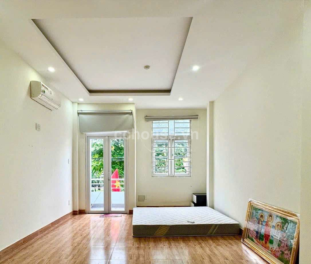 Bán nhà mặt tiền số 123 đường  Bông Sao P5 Quận 8 . Sau lưng đường Tạ Quang Bửu 