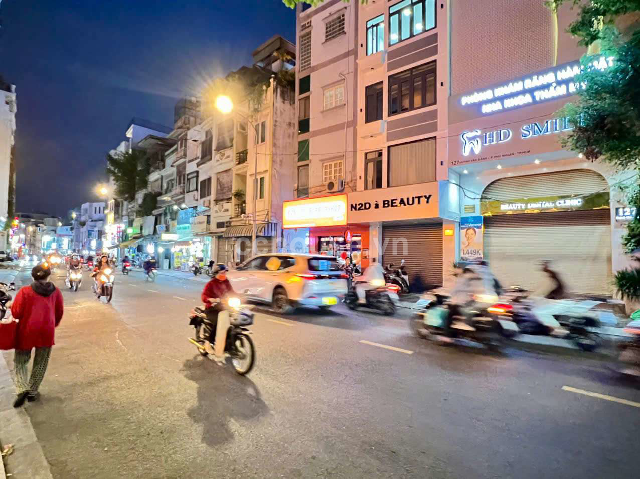 MẶT TIỀN HUỲNH VĂN BÁNH – PHÚ NHUẬN - Trệt + 4 lầu + sân thượng - Đang cho thuê: 36 triệu/tháng -