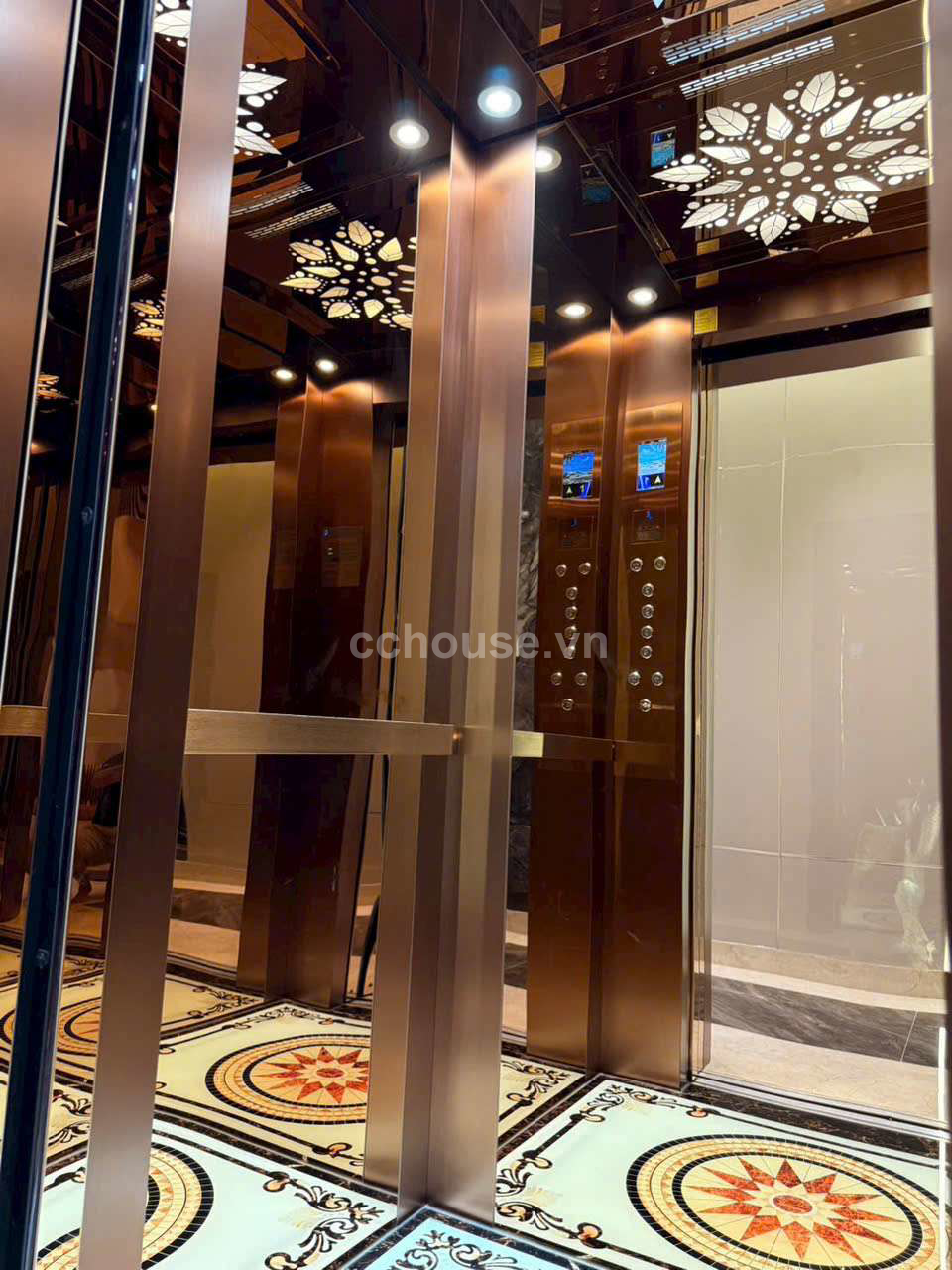 HUỲNH VĂN BÁNH PHÚ NHUẬN LUXURY HIỆN ĐẠI 4.5M x 14M - TRỆT 3 LẦU ST THANG MÁY