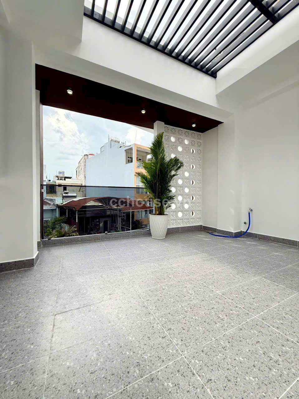HUỲNH VĂN BÁNH PHÚ NHUẬN LUXURY HIỆN ĐẠI 4.5M x 14M - TRỆT 3 LẦU ST THANG MÁY