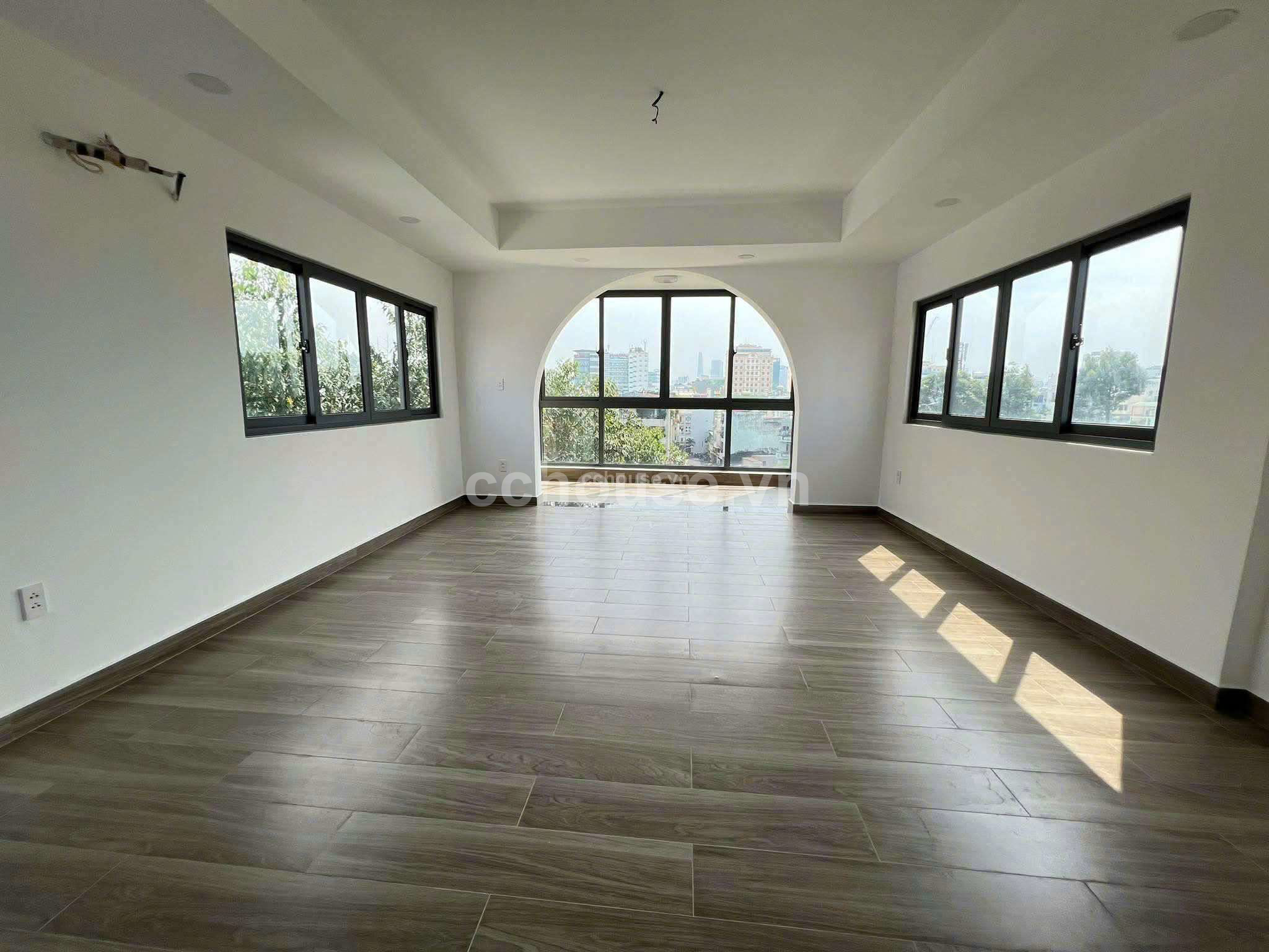NHÀ 7 TẦNG THANG MÁY MẶT TIỀN TRƯỜNG SA P13 QUẬN 3 - HUỚNG ĐÔNG NAM- NHÀ NỞ HẬU - VIEW SÔNG