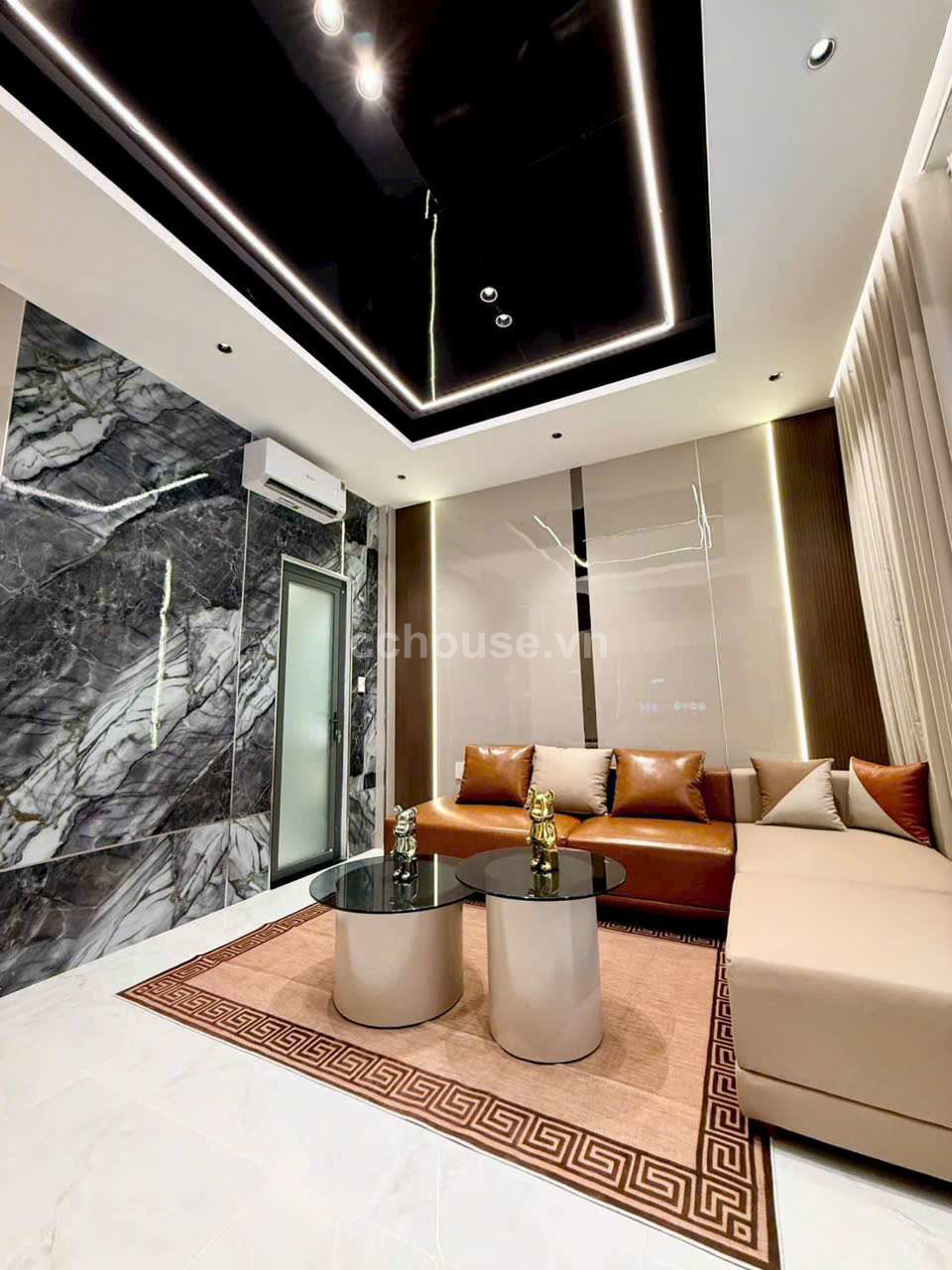 HUỲNH VĂN BÁNH PHÚ NHUẬN LUXURY HIỆN ĐẠI 4.5M x 14M - TRỆT 3 LẦU ST THANG MÁY