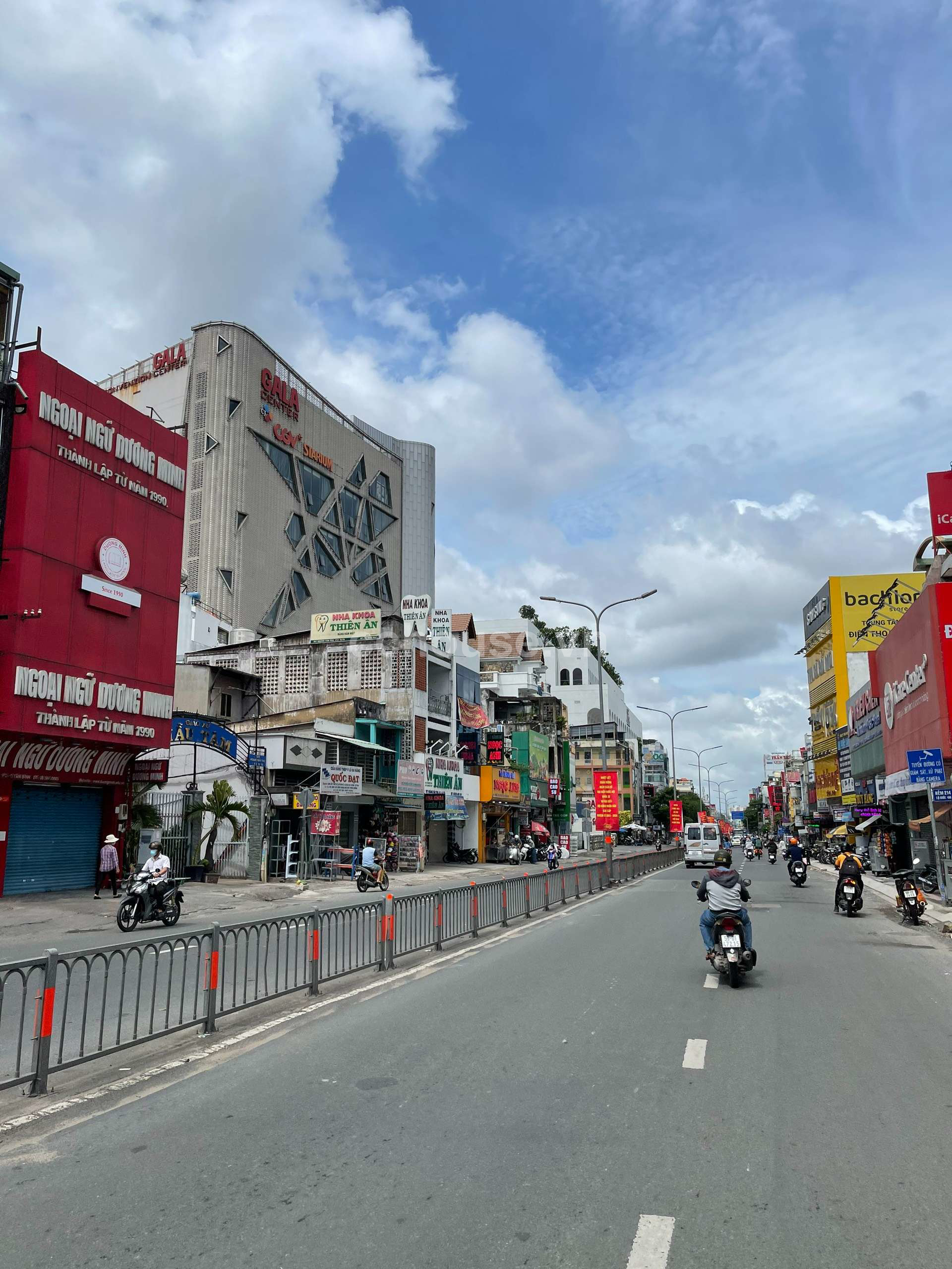 BÁN NHÀ HẺM 238 HOÀNG VĂN THỤ, TÂN BÌNH - DT (4x14m) 56m2 - GIÁ 15 TỶ TL