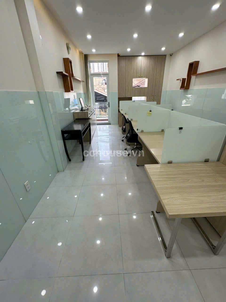 BÁN NHÀ 6TẦNG SƯ VẠN HẠNH P12 QUẬN 10 HẺM 8M ĐANG CHO THUÊ 540 TRIỆU /NĂM