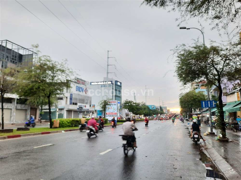BAN-NHA-HEM-HONG-BANG-Q11--NHA-TRONG-VAO-O-NGAY-id11776