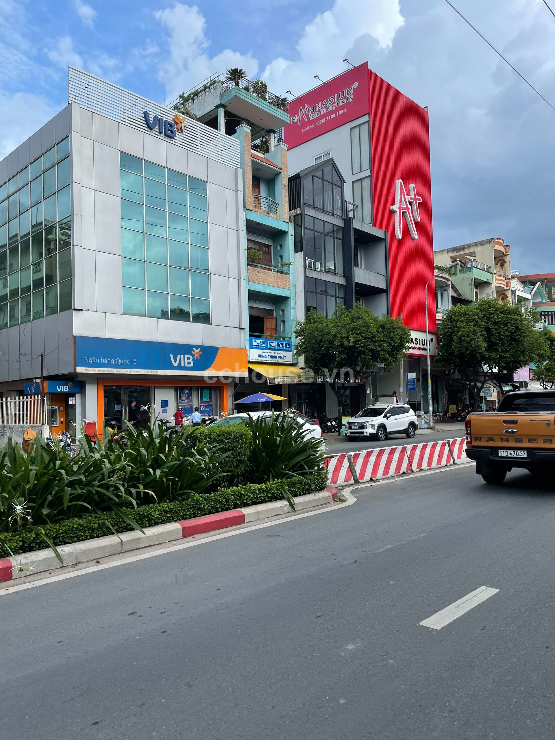 Bán nhà chính chủ 1 trệt 4 lầu Lạc Long Quân, Q11 giá bán 13,5 tỷ phù hợp để ở và kinh doanh