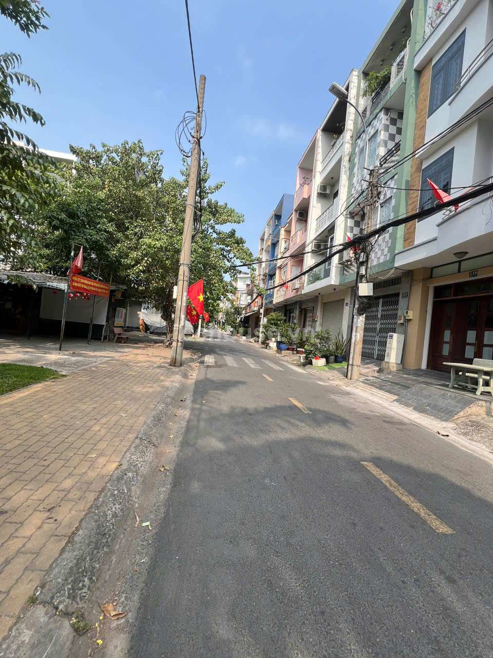 Bán nhà mặt tiền số 123 đường  Bông Sao P5 Quận 8 . Sau lưng đường Tạ Quang Bửu 