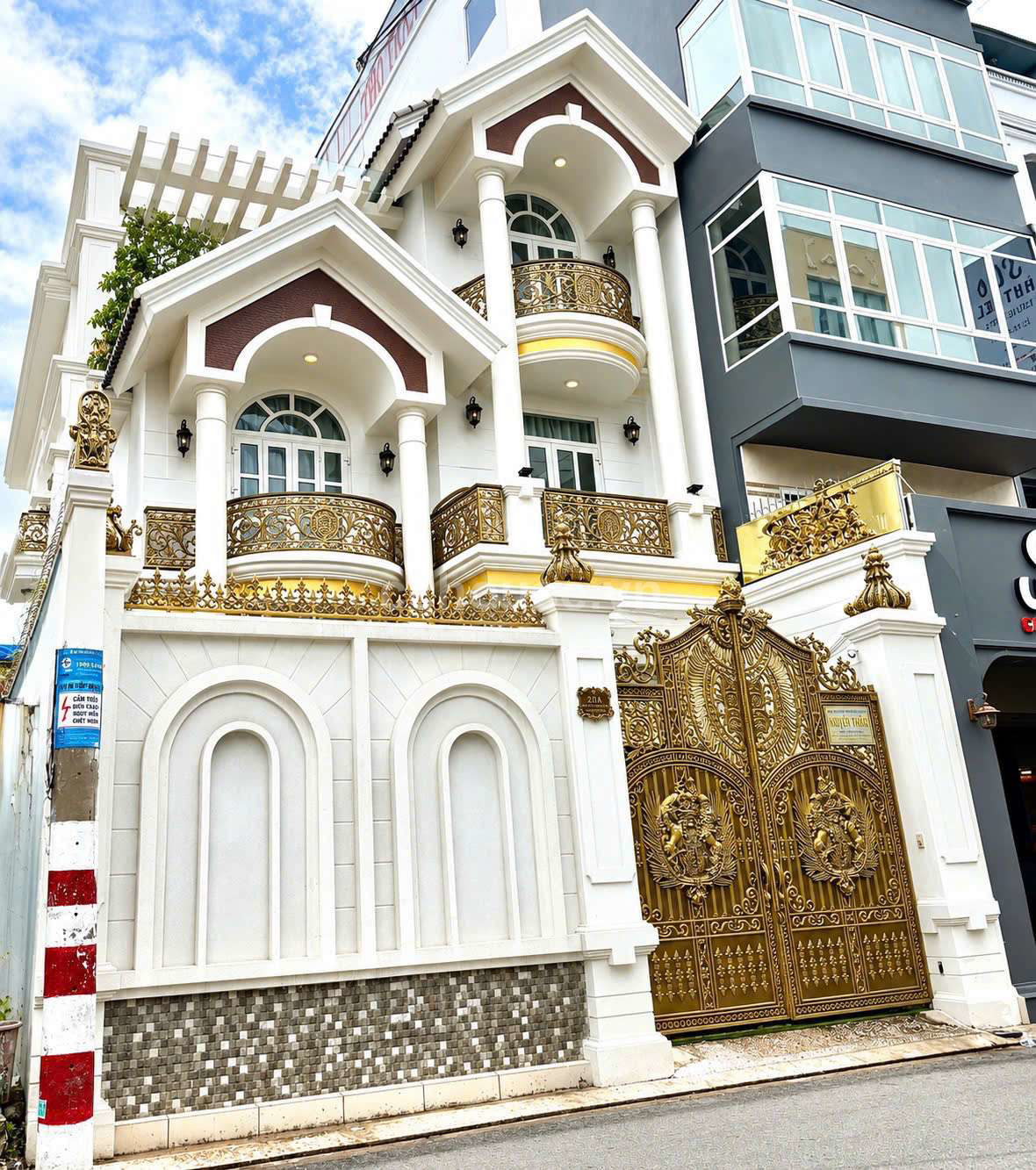 BIET-THU-HIEN-DAI-CAO-CAP-SANG-TRONG-3-TANG-THANG-MAY-9x21m-189m2-id12202